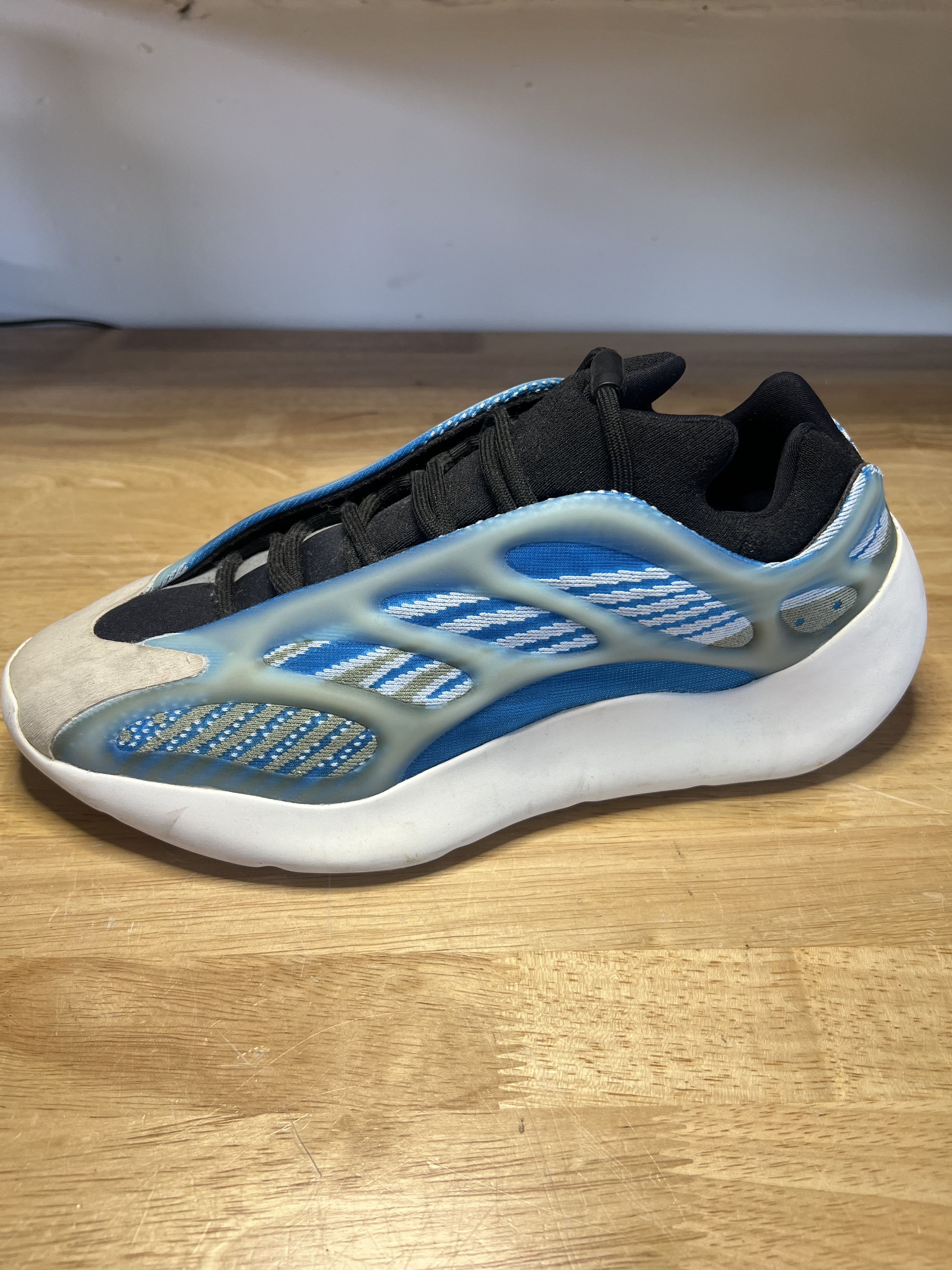 Adidas adidas Yeezy 700 V3 Arzareth (Blue) - US Mens Size 9.5 Size US 9.5 / EU 42-43 - 7 Thumbnail