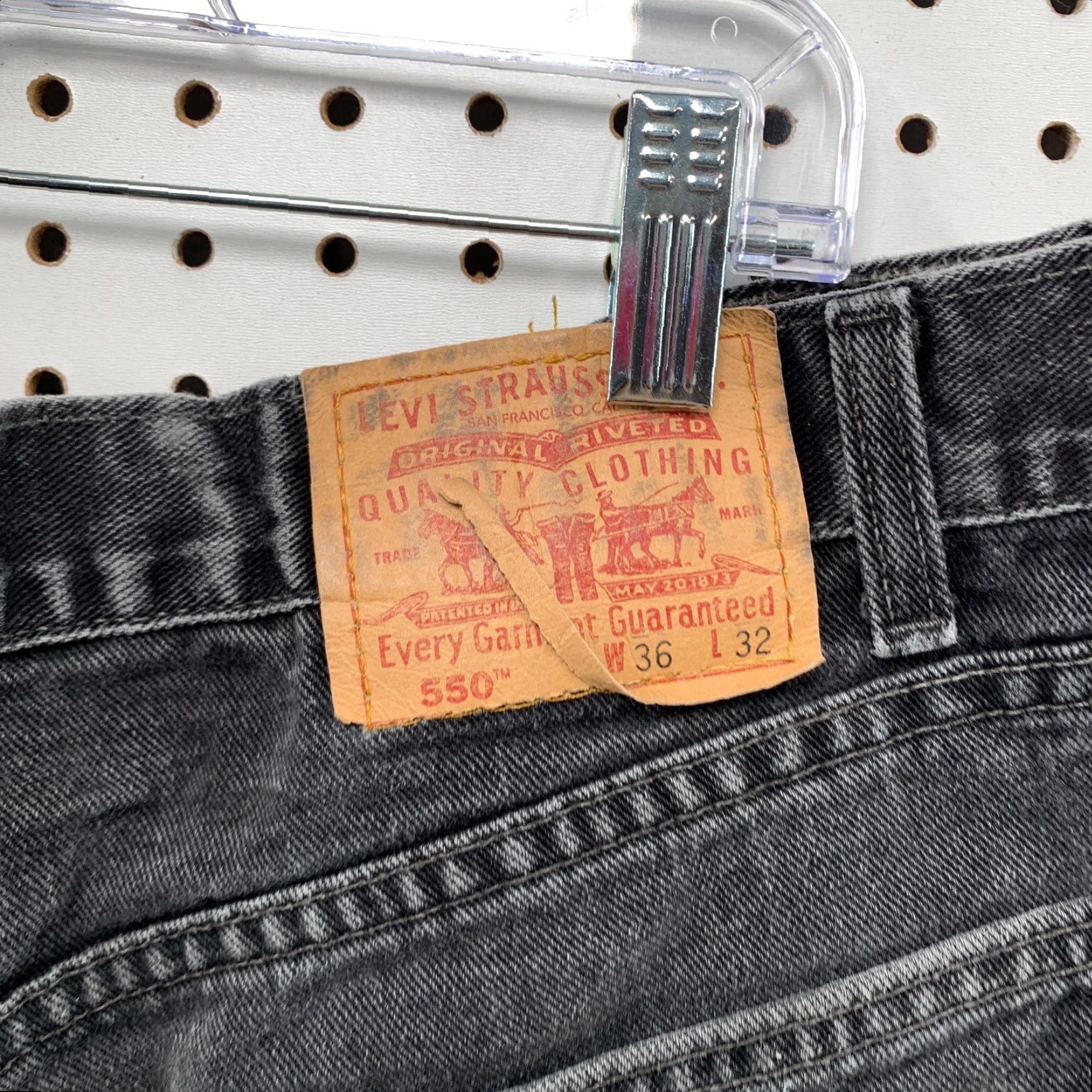 Levi's VINTAGE Levi's 550 Blac Denim Jeans Mens 36x32 Relaxed Straight 90s 35x30 Blue Denim 550 Jeans Mens Straight 90s Levi's Size US 36 / EU 52 - 7 Thumbnail