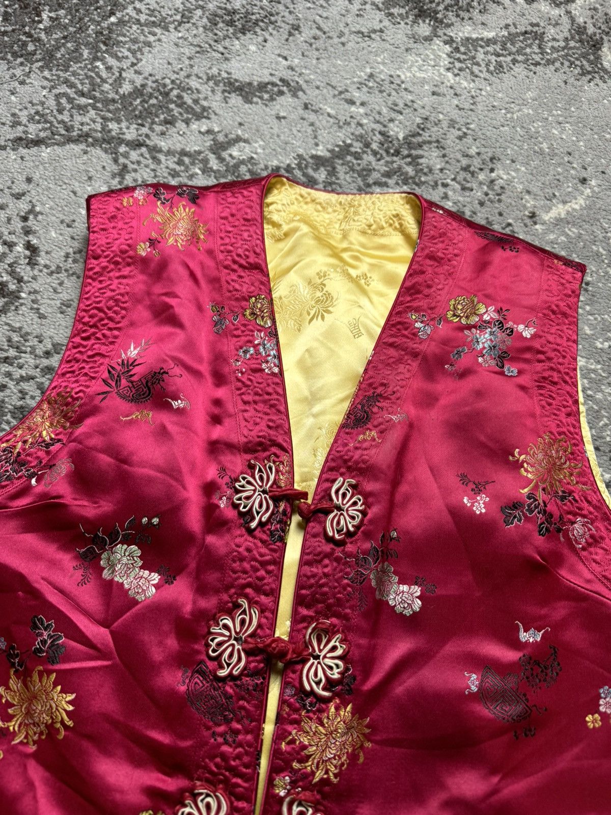 Japanese Brand × Vintage Vintage Reversible Satin Chinese Padded Waistcoat Gilet Vest Size US L / EU 52-54 / 3 - 3 Thumbnail