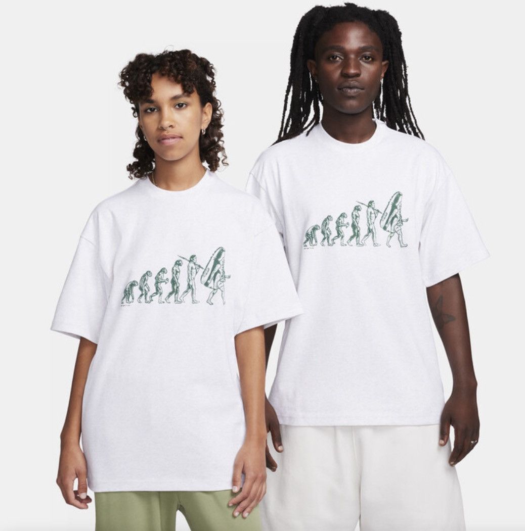 Nike Nike Unisex Sneaker Evolution Short Sleeve T-Shirt FN4254 Size US L / EU 52-54 / 3 - 1 Thumbnail