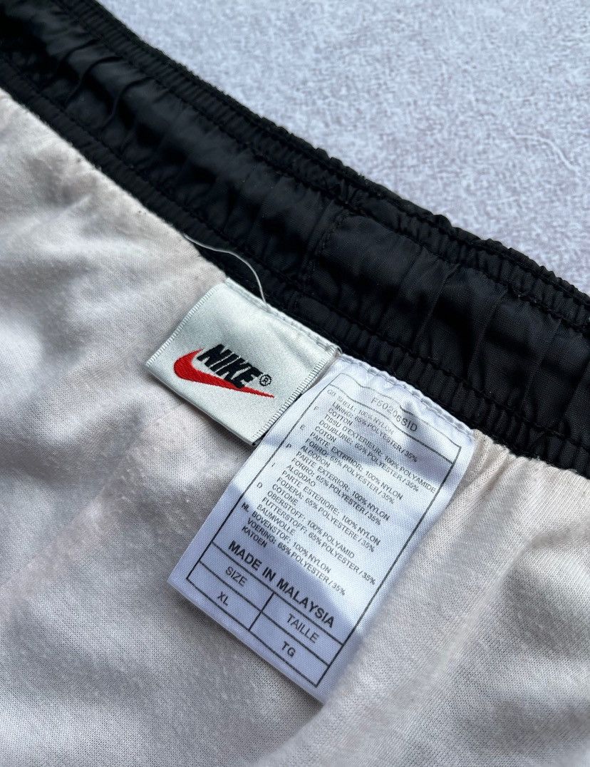 Nike × Vintage Vintage Nike Swoosh Baggy Nylon Trackpants Y2K XL Size US 36 / EU 52 - 4 Thumbnail