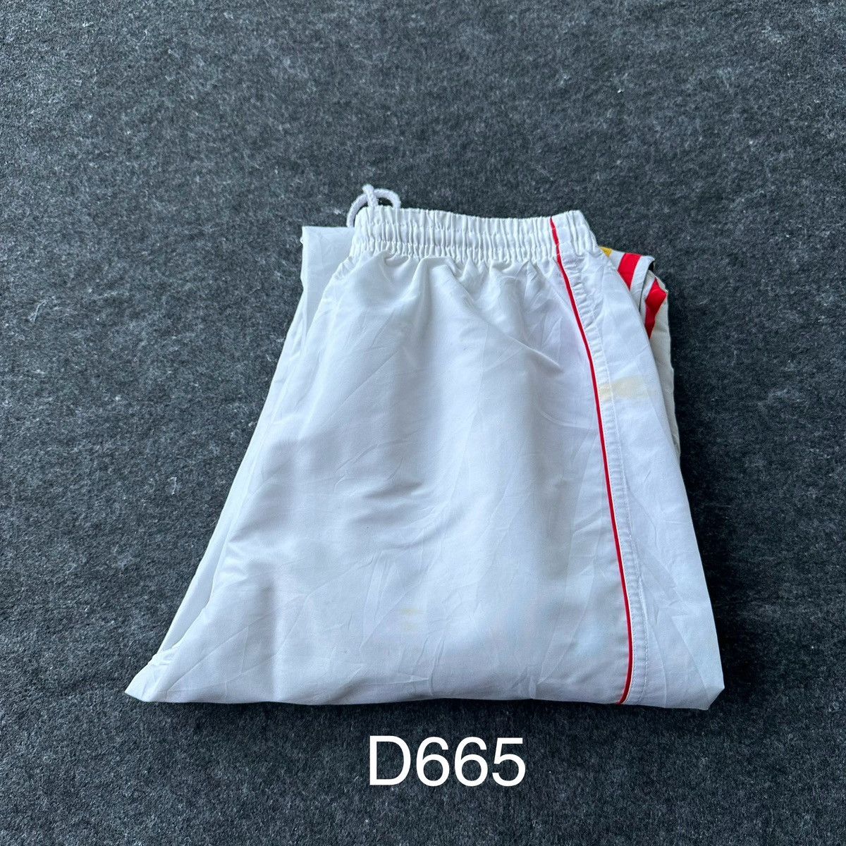 Adidas Vintage Adidas Equipment Baggy Nylon Pant D665 Size US 32 / EU 48 - 17 Thumbnail