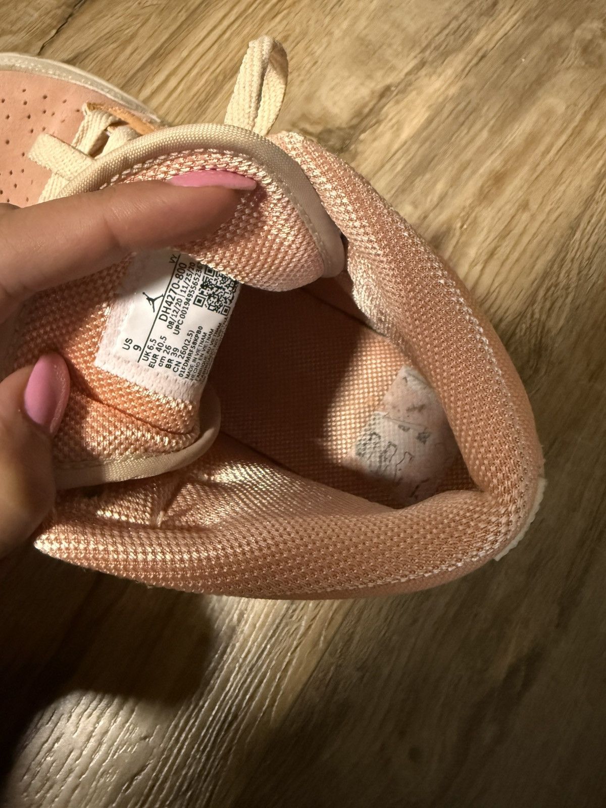 Nike 2021 Wmns Air Jordan 1 Mid 'Apricot' Size US 9 / IT 39 - 12 Thumbnail