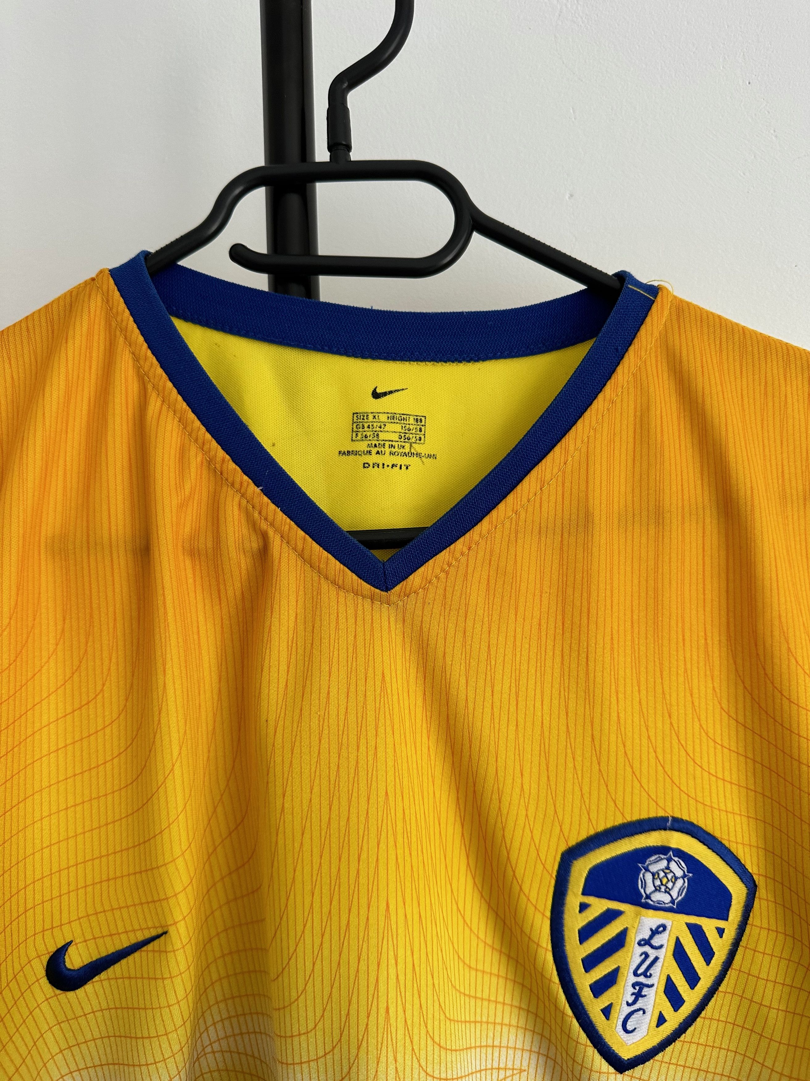 Nike 2002 Replica Leeds Away Soccer Jersey Football shirt Size US XL / EU 56 / 4 - 4 Thumbnail