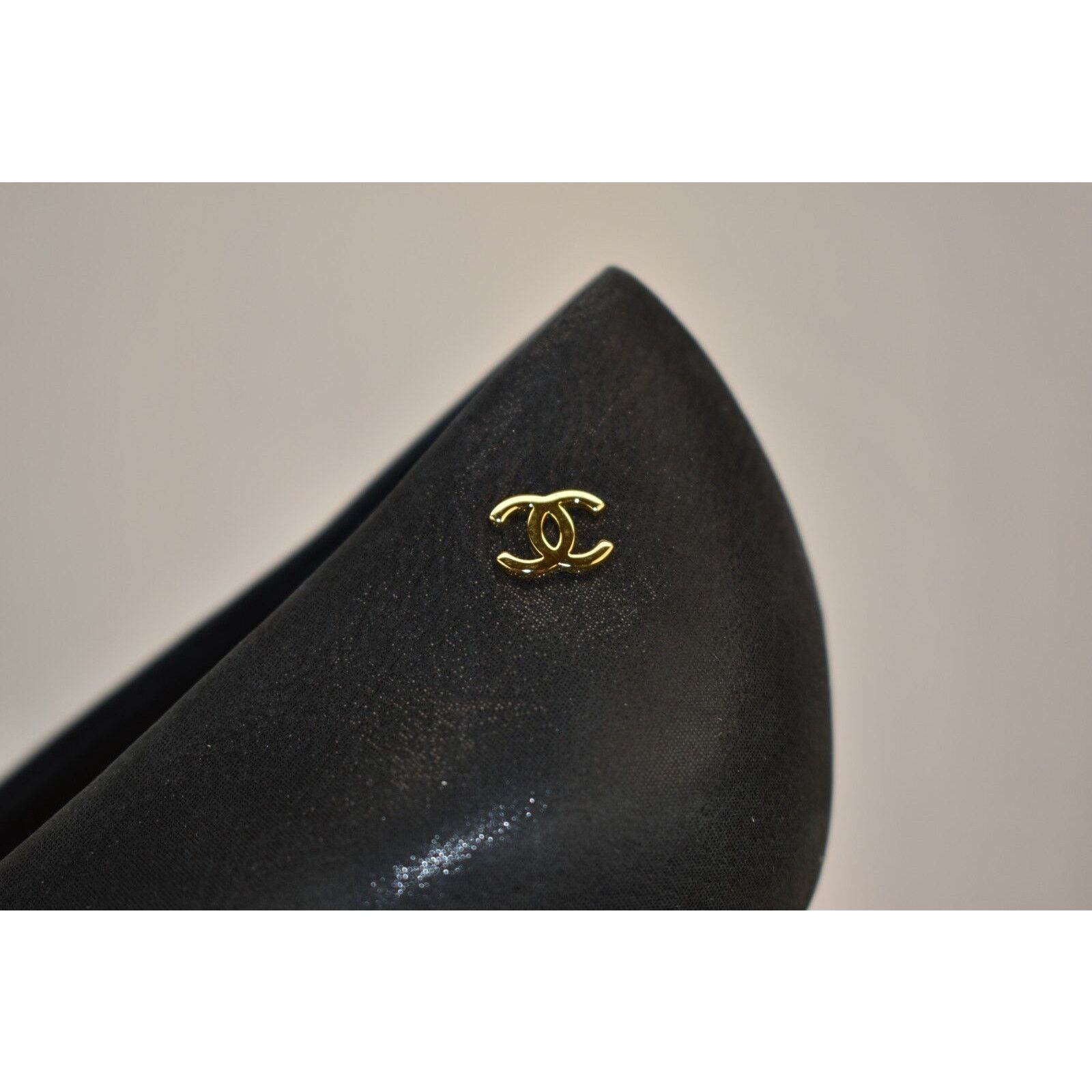 Chanel BLACK BUFFALO LEATHER GOLD CAP CC PLATFORM HEELS PUMPS 39.5 Size US 9.5 / IT 39.5 - 11 Thumbnail
