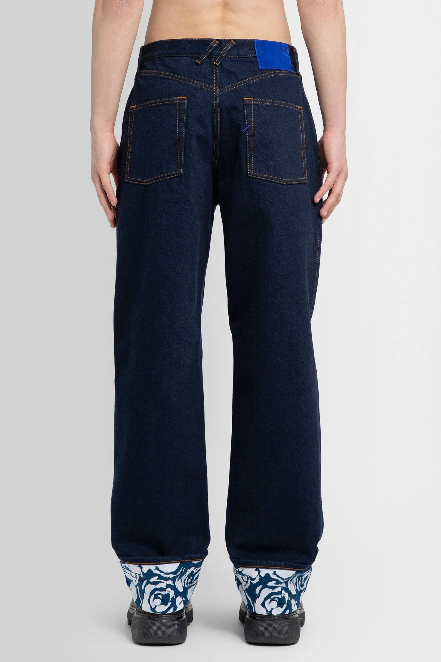 Burberry BURBERRY indigo blue rose print cuffs straight leg jeans 32 Size US 32 / EU 48 - 4 Thumbnail