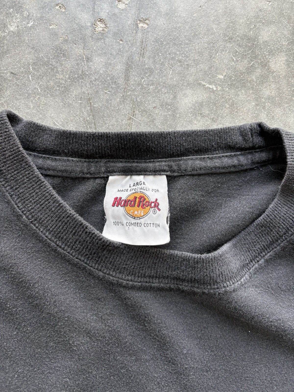 Vintage Vintage Y2K Hard Rock Cafe London Longsleeve Tee Size US L / EU 52-54 / 3 - 4 Thumbnail
