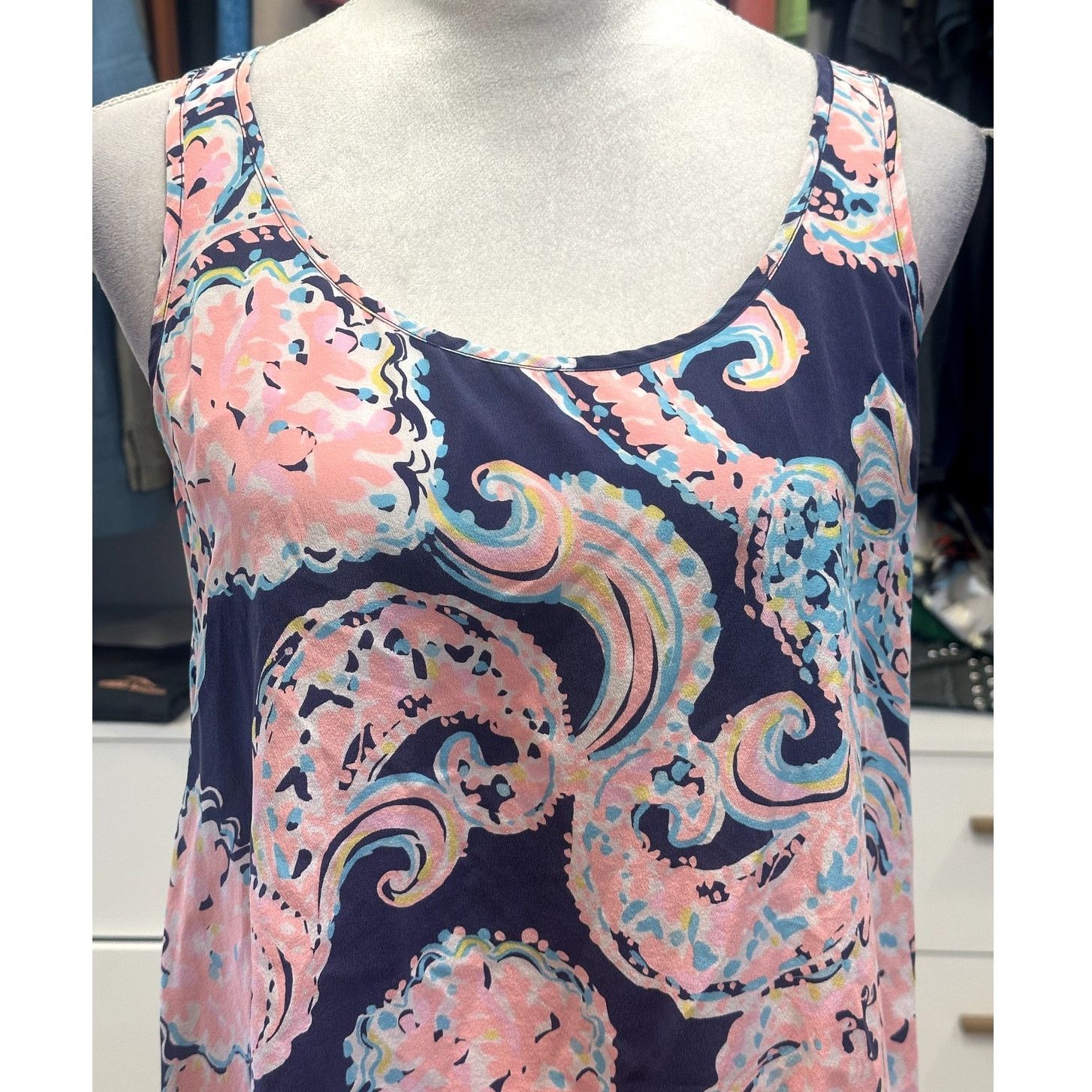 Lilly Pulitzer Lilly Pulitzer Women's 100% Silk Racerback Scoop Neck Tank S Size S / US 4 / IT 40 - 3 Thumbnail