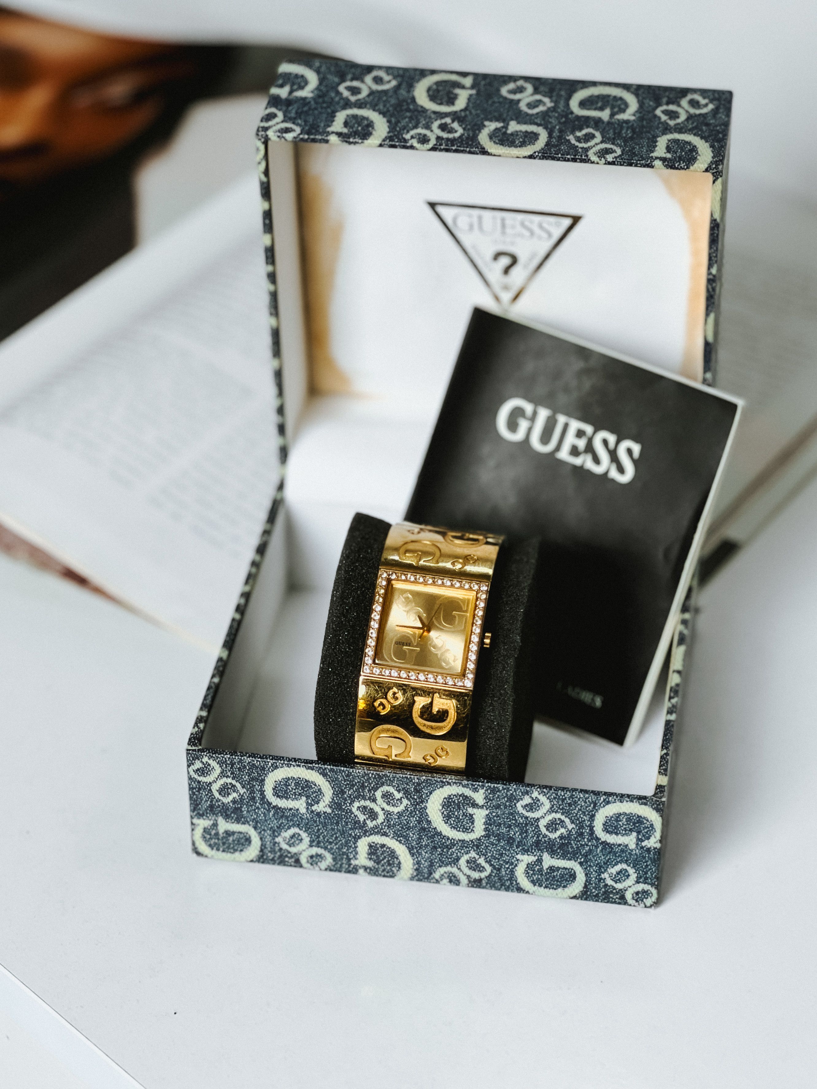 Guess GUESS VINTAGE LADIES GOLD ANALOGUE WRISTWATCH 180340L1 Size ONE SIZE - 1 Thumbnail