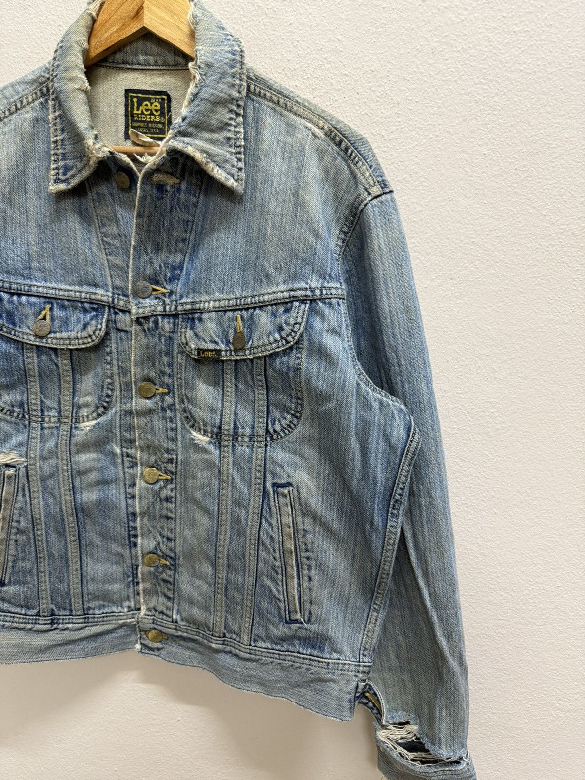 Lee Vintage 90s Lee Rider Distressed Denim Trucker Jacket Size US M / EU 48-50 / 2 - 21 Thumbnail
