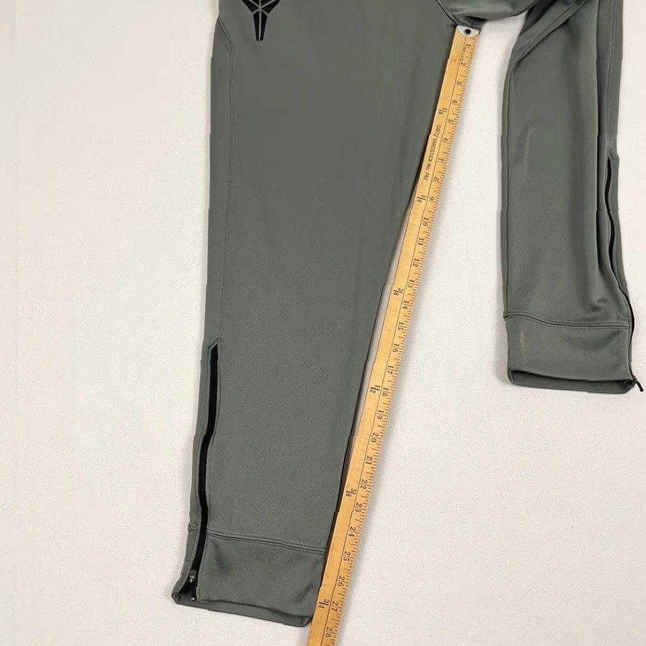 Nike Nike Kobe Pants Mens Medium x 28" Gray Basketball Training Dri-Fit Mamba Jogger Pants Mens Gray Nike Dri-FIT Basketball Shoes? Size US 31 - 6 Thumbnail