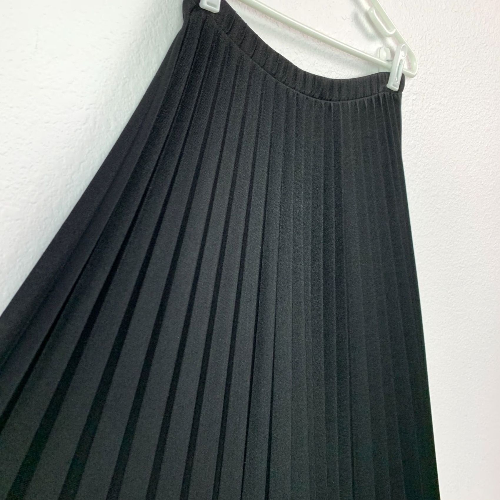 Vintage VINTAGE Vicki Wayne Black Maxi Pleated Skirt 14 USA Size 36" / US 14 / IT 50 - 3 Thumbnail