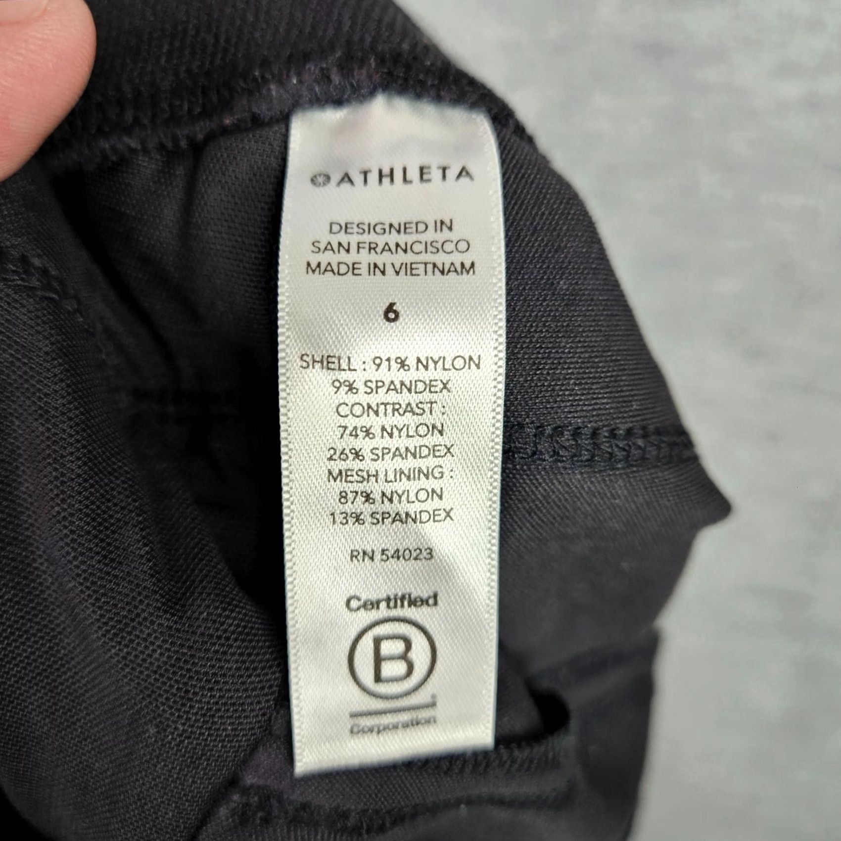 Athleta Athleta Headlands Hybrid Cargo Pants Women Size 6 Black Stretch Hiking Travel Casual Size 28" / US 6 / IT 42 - 7 Thumbnail
