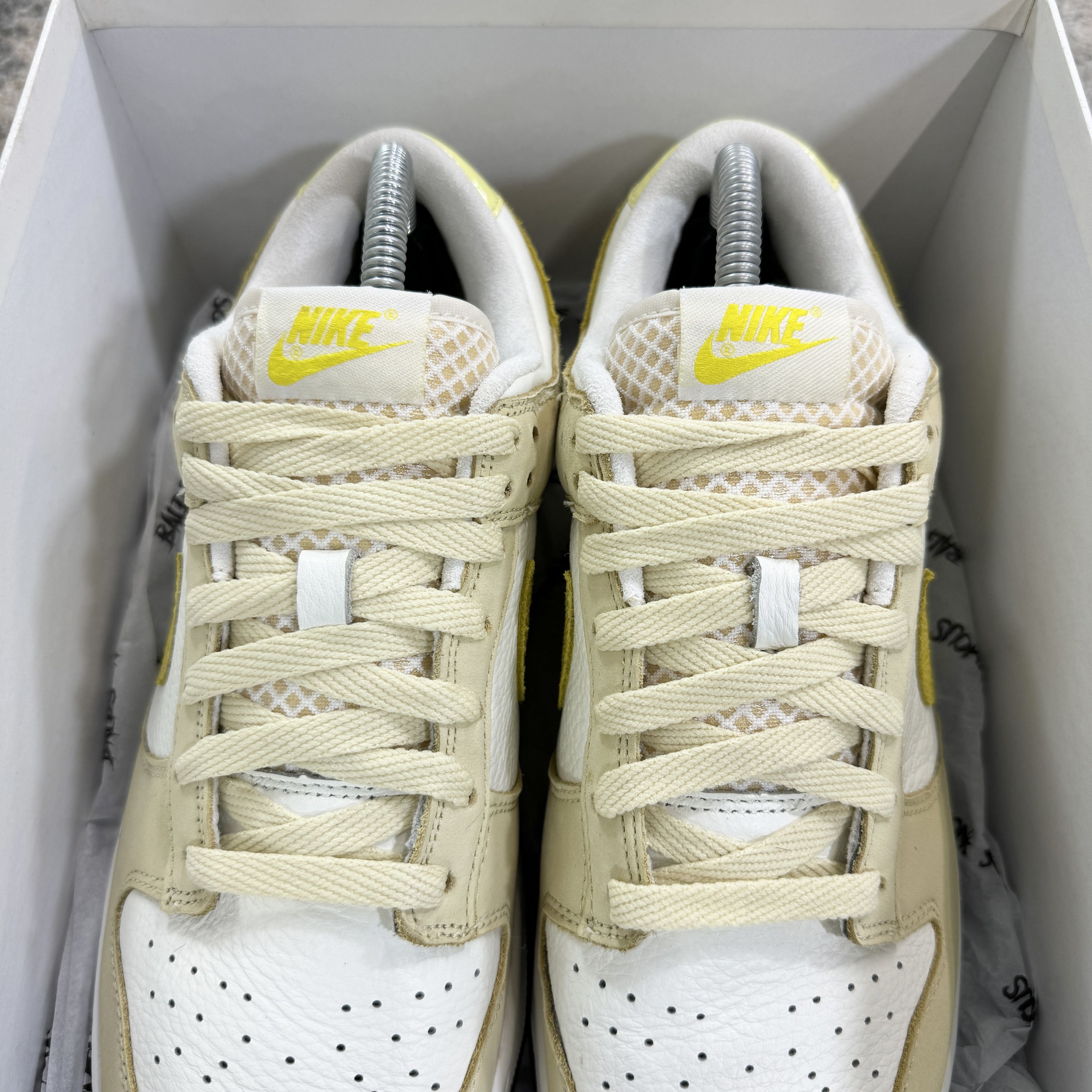 Nike Nike Dunk WMNS Low Lemon Drop Trainers In Yellow RRP £150 Size US 8.5 / EU 41-42 - 4 Thumbnail