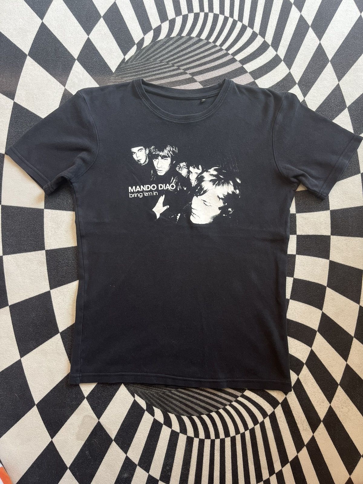 Band Tees Vintage MANDO DIAO bring ‘em in Sweden Band 00’s Tshirt Size US M / EU 48-50 / 2 - 3 Thumbnail