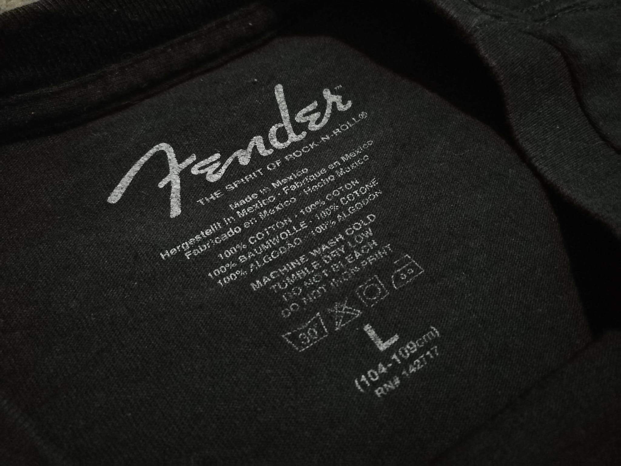 Fender Fender custom Shop y2k M Size US M / EU 48-50 / 2 - 3 Thumbnail