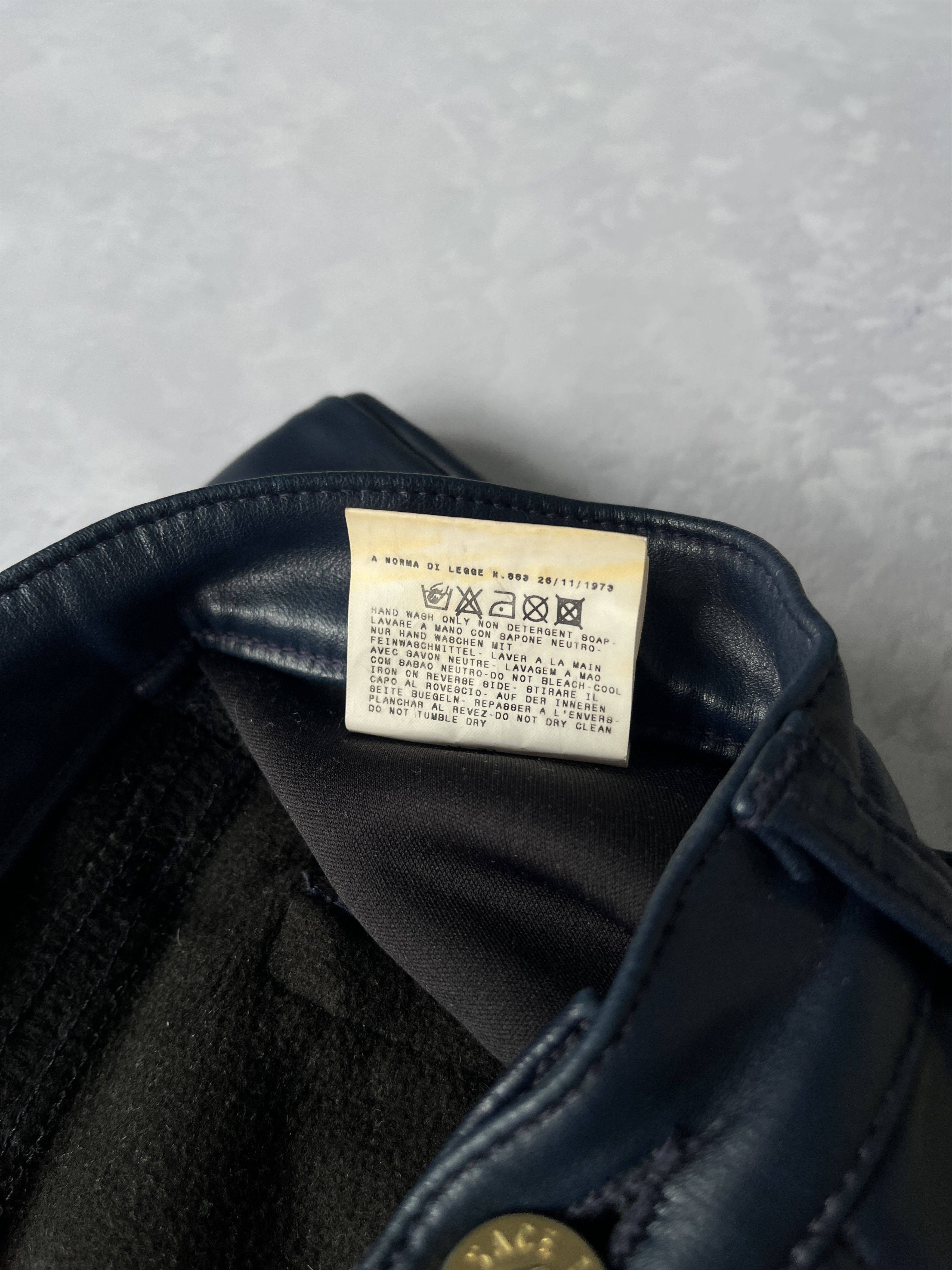 Genuine Leather × Versace × Versace Jeans Couture Vintage 00s Gianni Versace Jeans Couture Like Leather Pants Size US 32 / EU 48 - 13 Thumbnail