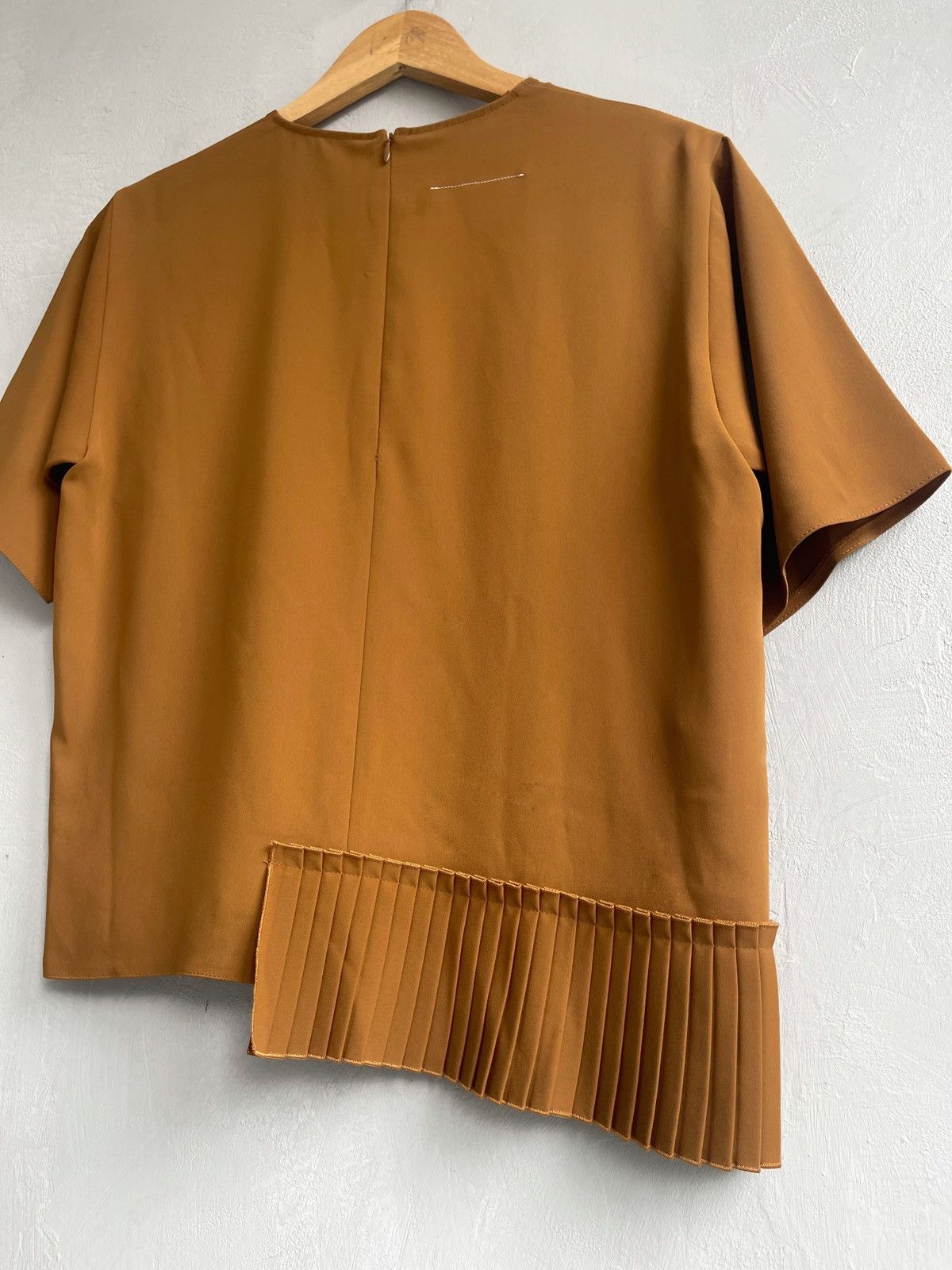 Maison Margiela MM6 Maison Margiela SS16 Asymmetric Pleated Hem Top Size US XS / EU 42 / 0 - 3 Thumbnail