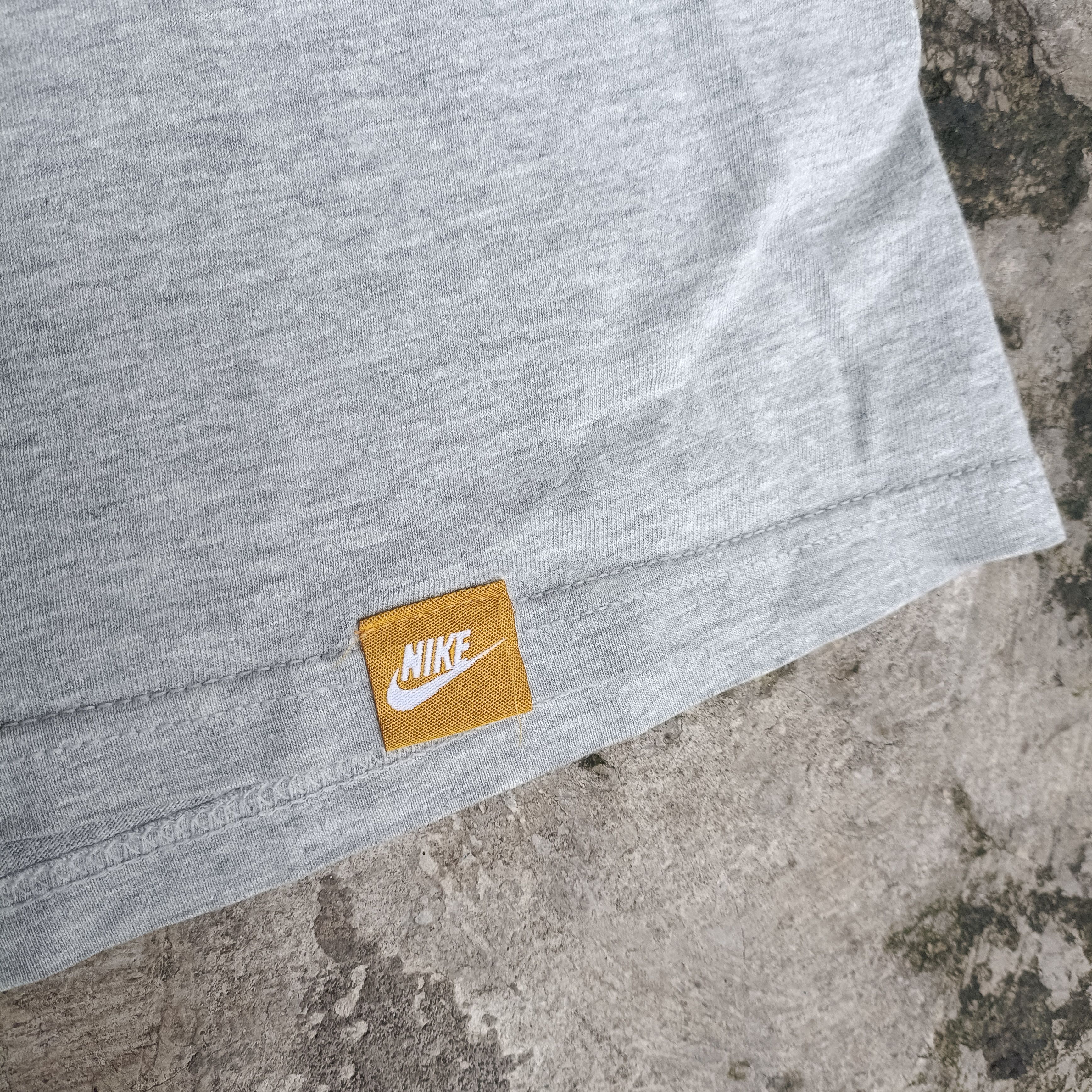 Vintage Vintage Nike Ringer Tee Y2K Size US L / EU 52-54 / 3 - 4 Thumbnail