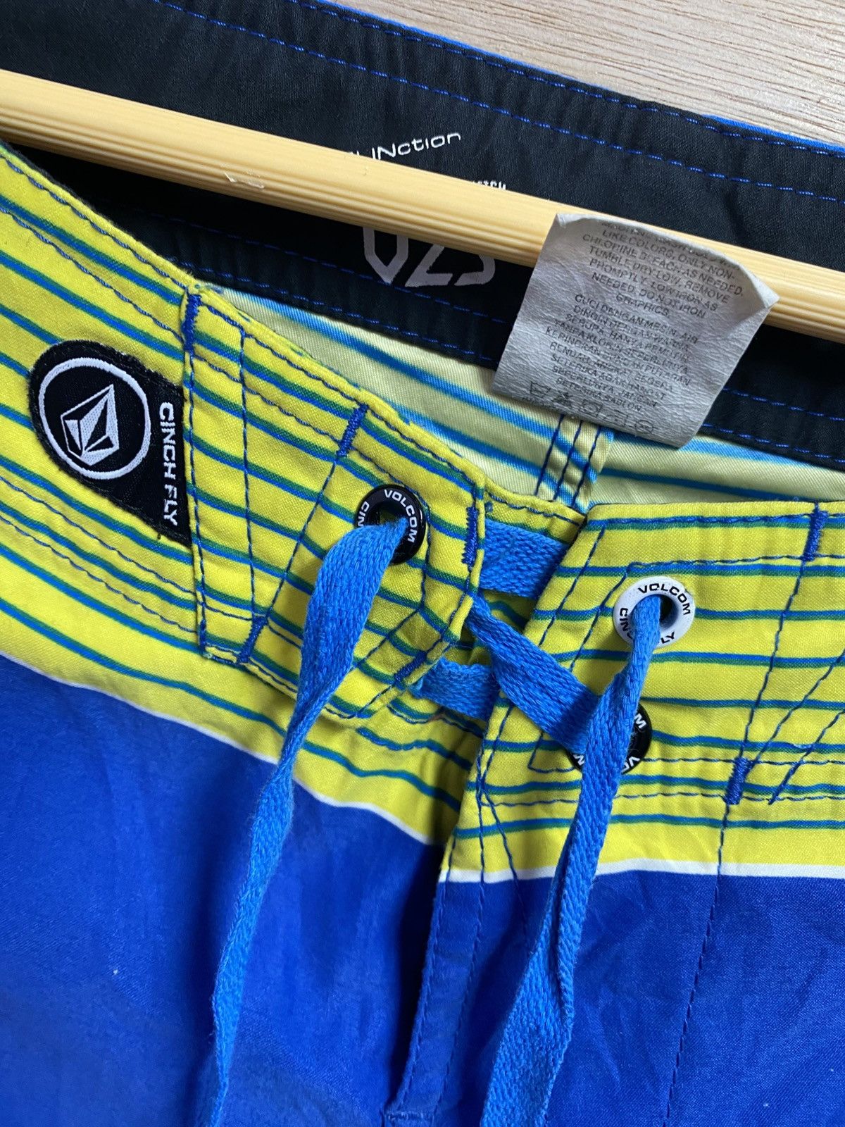 Volcom Volcom Striped Two Way Stretch Pure Function board shorts Size US 34 / EU 50 - 4 Thumbnail