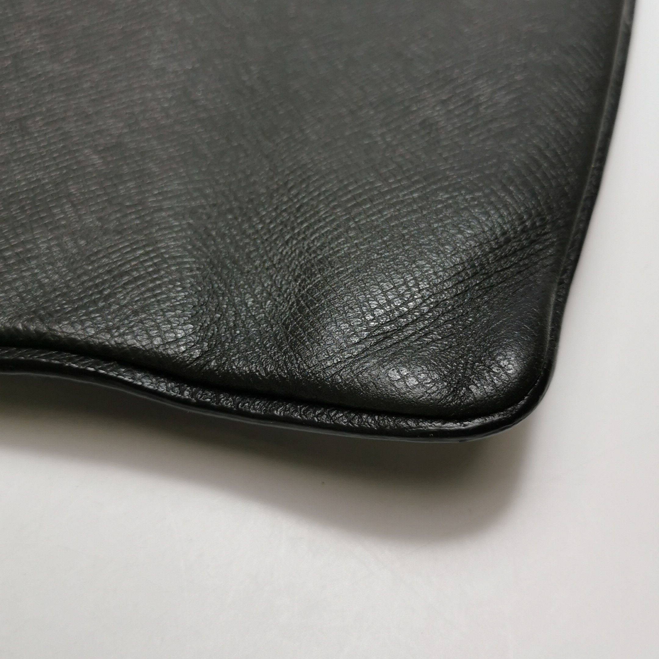 Louis Vuitton Louis Vuitton (LV) Cowhide Solid Zipper Crossbody Bag -y250 Size ONE SIZE - 5 Thumbnail