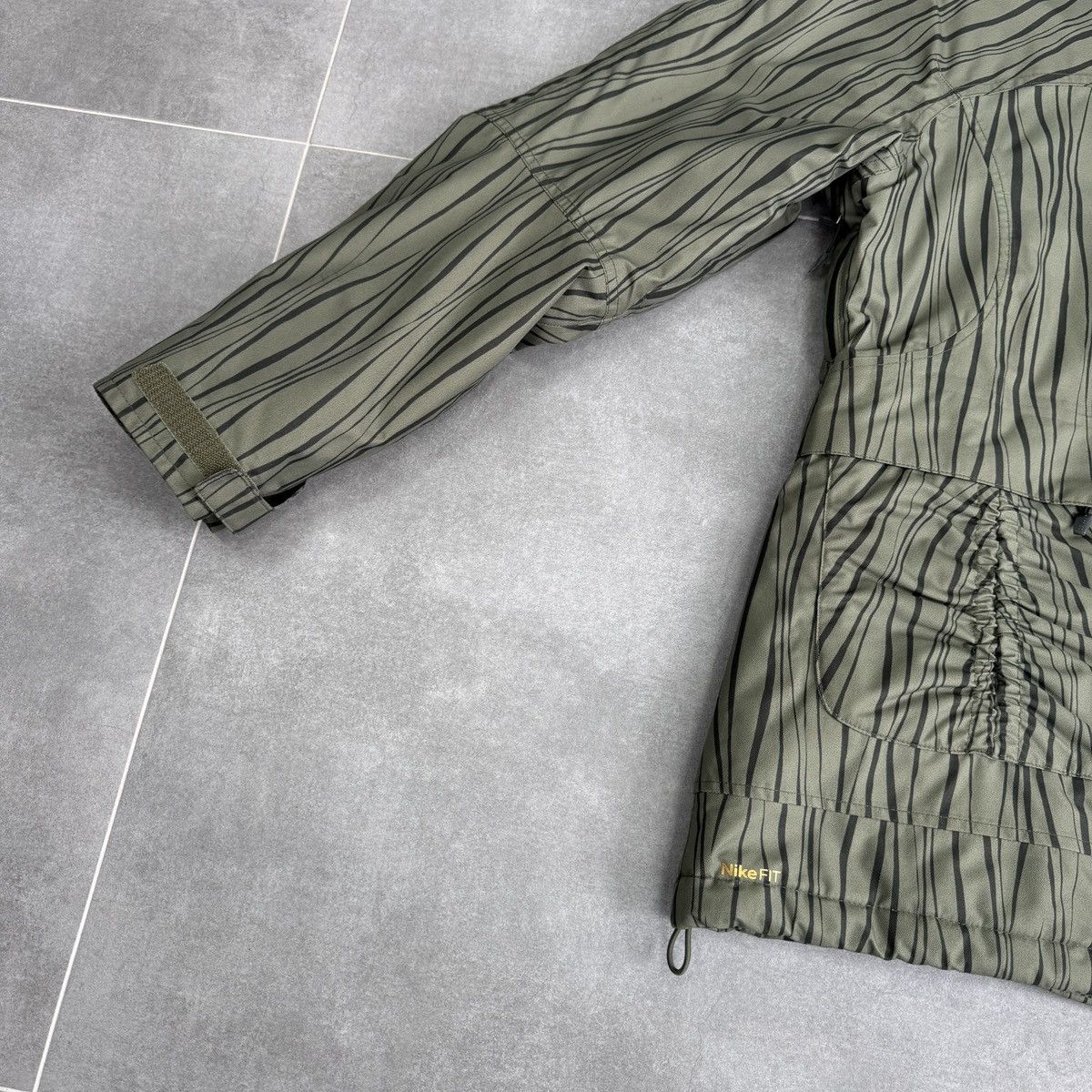 Nike ACG Vintage Nike ACG Women Insulated Snow Ski Jacket Size M Size M / US 6-8 / IT 42-44 - 4 Thumbnail