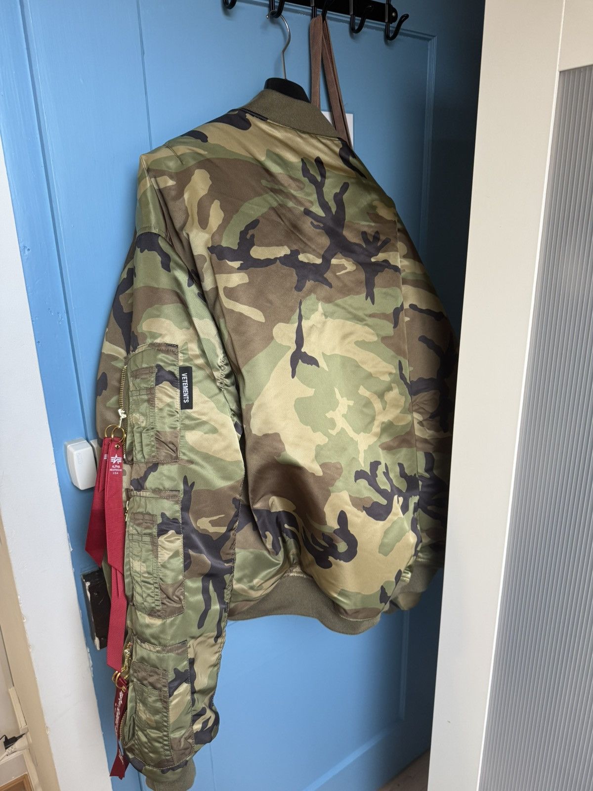 Alpha Industries × Vetements CAMOUFLAGE BOMBER JACKET Size US S / EU 44-46 / 1 - 11 Thumbnail