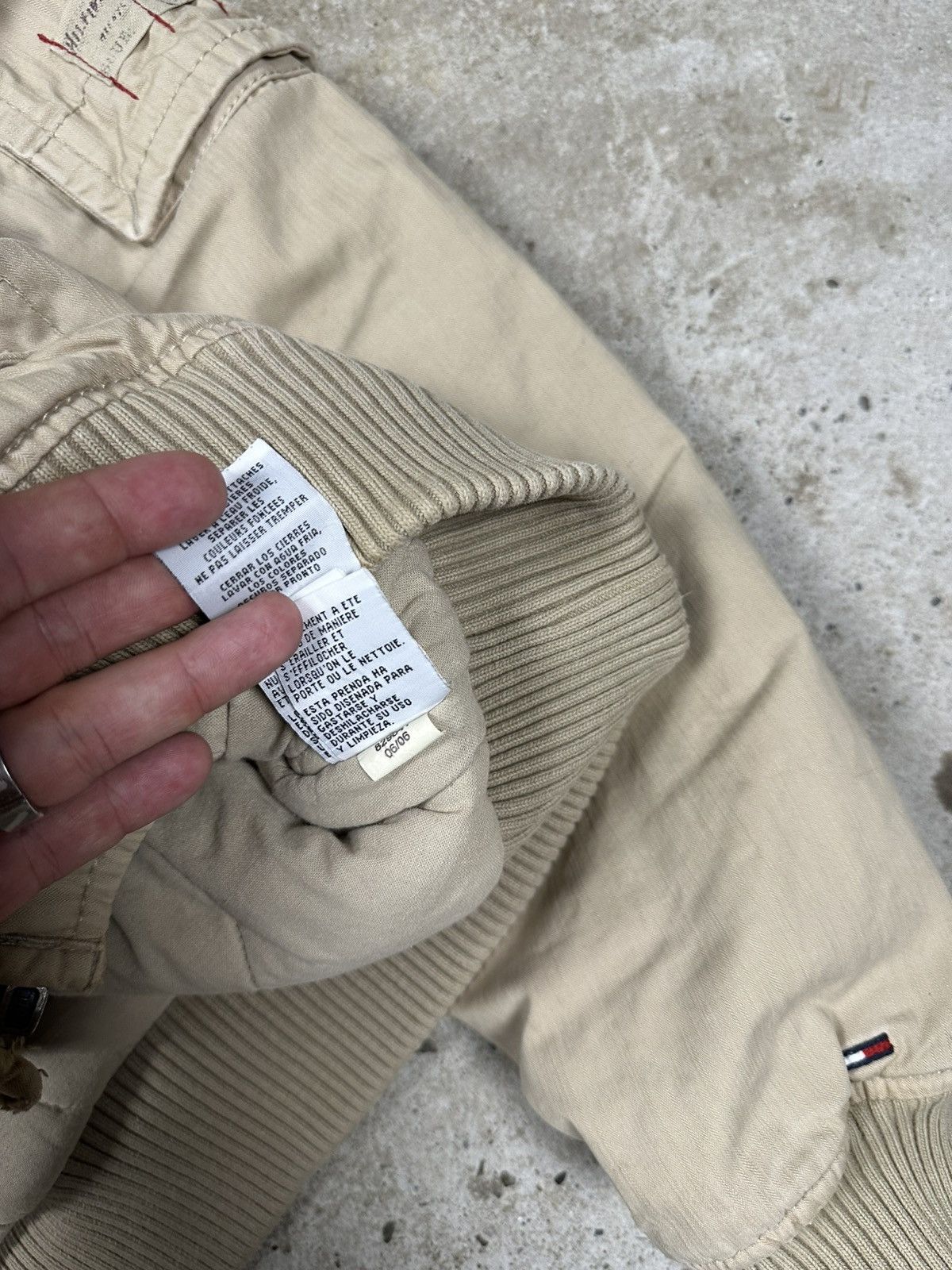 Tommy Hilfiger Vintage Y2K Tommy Hilfiger Beige Distressed Utility Bomber Size US S / EU 44-46 / 1 - 15 Thumbnail
