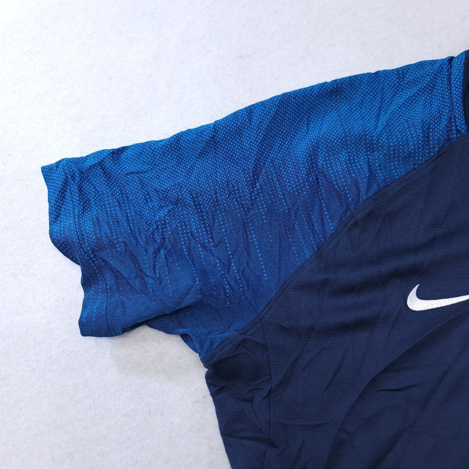 Nike Nike Dri-Fit Pullover Active T Shirt Womens Size Large Blue Size L / US 10 / IT 46 - 4 Thumbnail