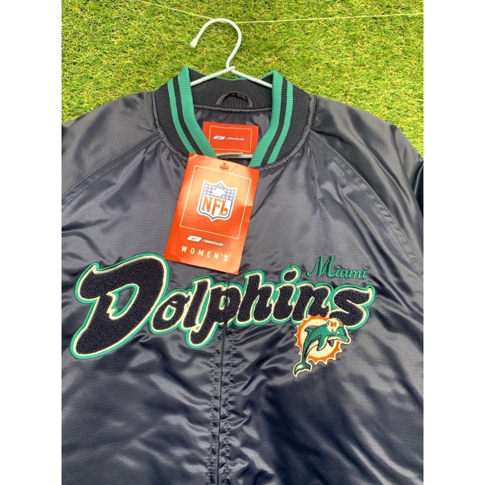 Reebok Reebok Miami Dolphins Jacket Womens XL Varsity Softshell Full Zip Sportswear Green Blackout? No, keep exact words from original only. Size XL / US 12-14 / IT 48-50 - 3 Thumbnail