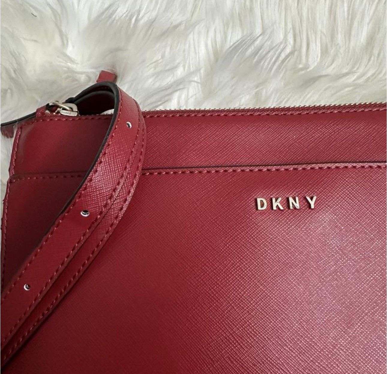Designer DKNY Red Saffiano Leather Double Logo Crossbody Size ONE SIZE - 2 Thumbnail