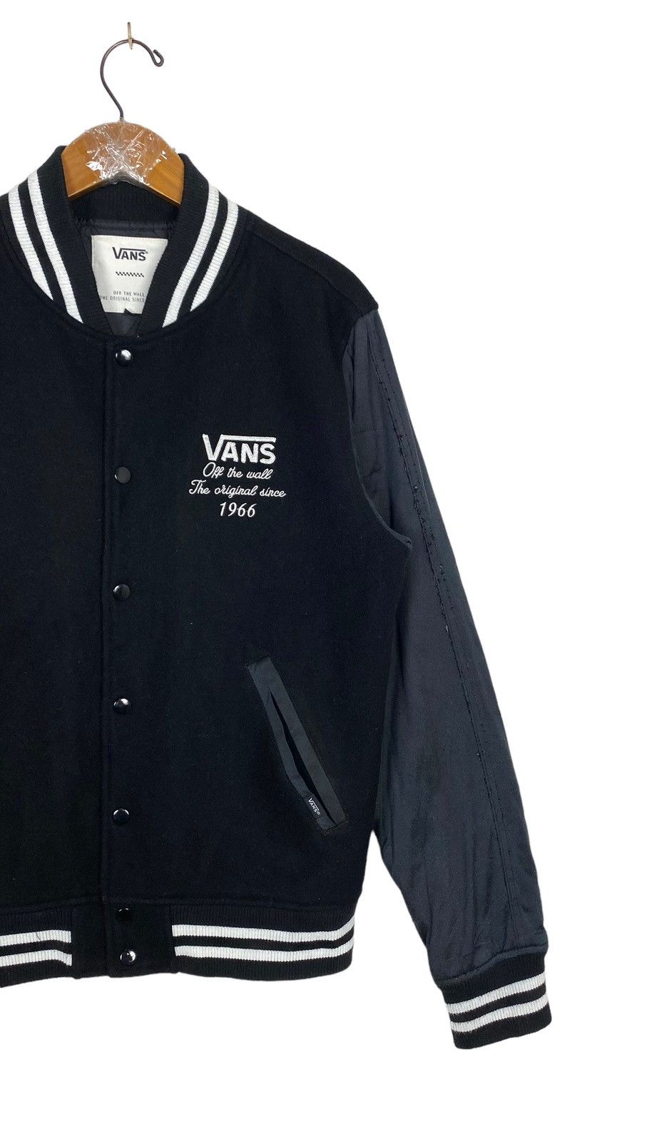 Vans Rare‼️ Vans Off The Wall Wool Varsity Embroidery Big Logo Size US M / EU 48-50 / 2 - 5 Thumbnail