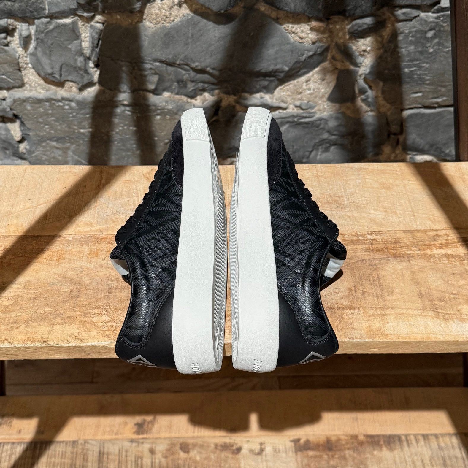 Dior Dior Black CD Diamond Logo B101 Low Top Sneakers Size US 8 / EU 41 - 9 Thumbnail
