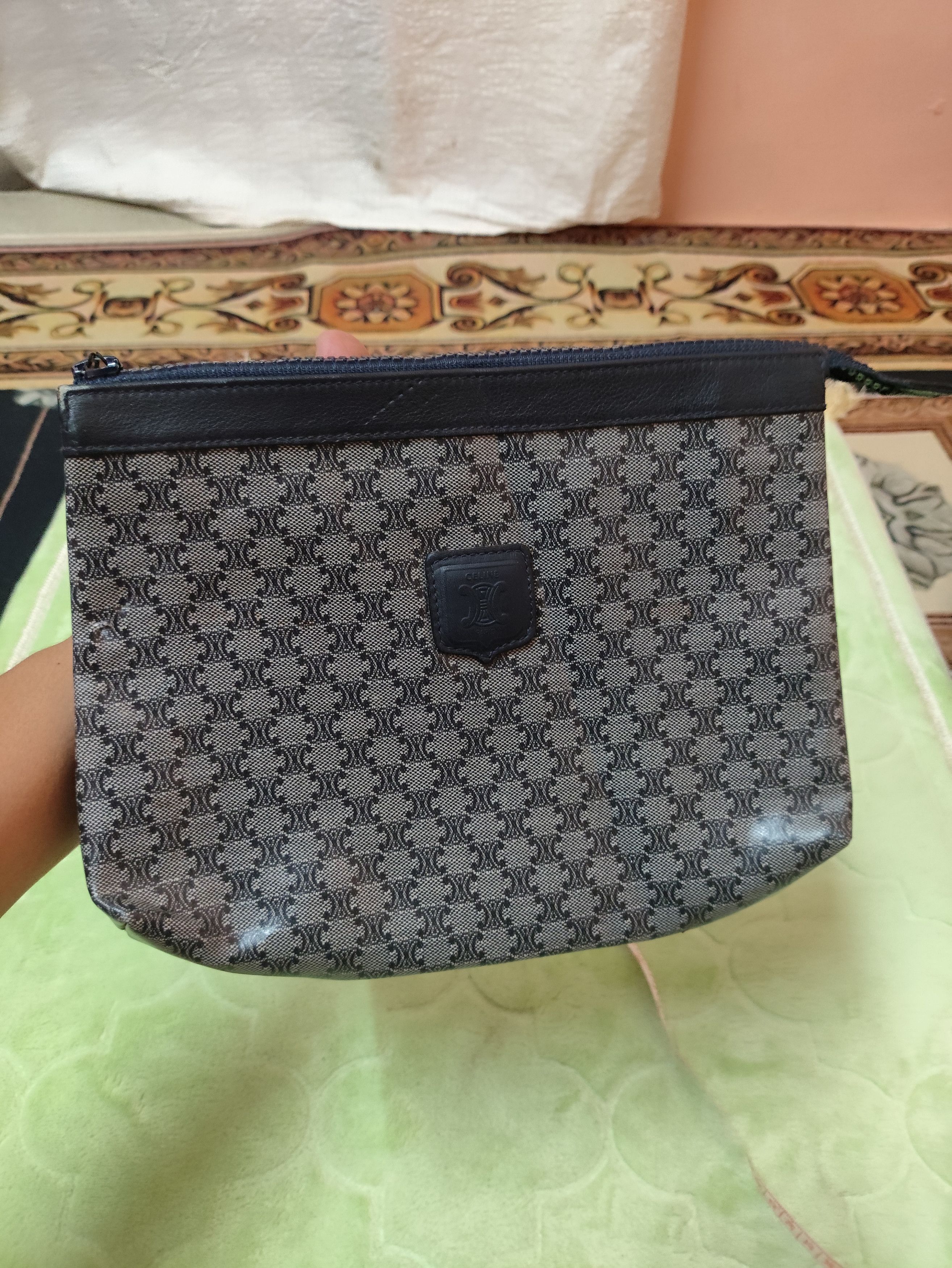 Celine × Vintage Distressed Celine Paris Clutch Bag (Zipper head Defect) Size ONE SIZE - 17 Thumbnail