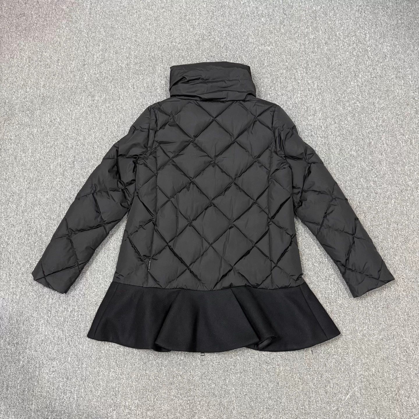 Moncler Moncler black gray blocked puffer size 2 99 new Size M / US 6-8 / IT 42-44 - 2 Thumbnail
