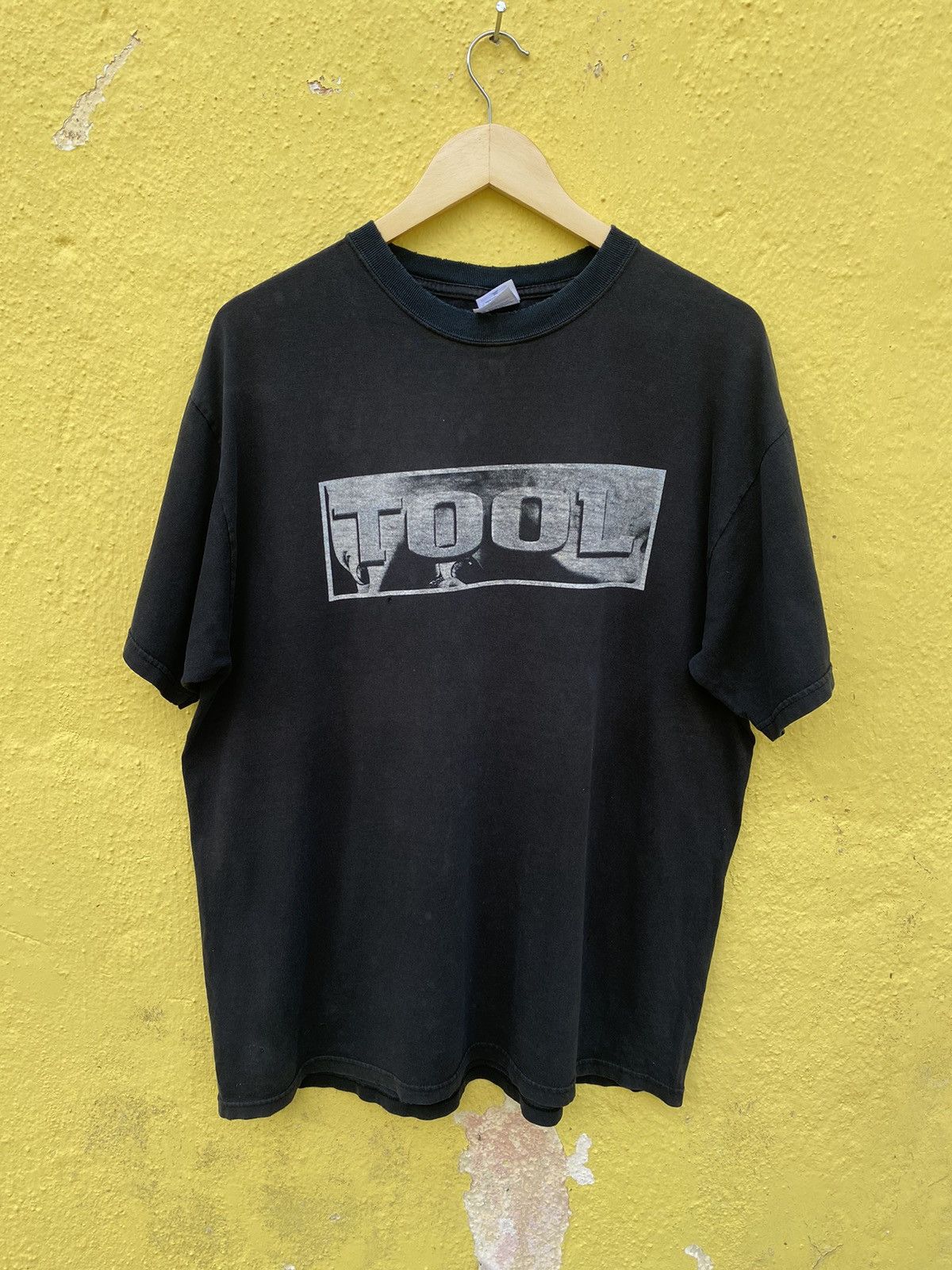 Band Tees Vintage tool schism band t shirt Size US XL / EU 56 / 4 - 7 Thumbnail
