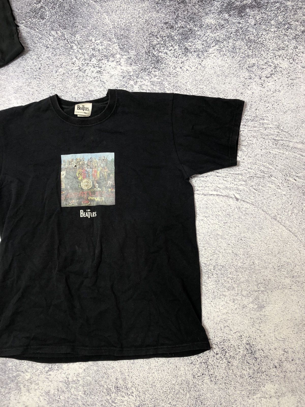 Band Tees VINTAGE MENS MERCH ROCK T-SHIRT THE BEATLES Y2k JAPAN USA Size US L / EU 52-54 / 3 - 2 Thumbnail