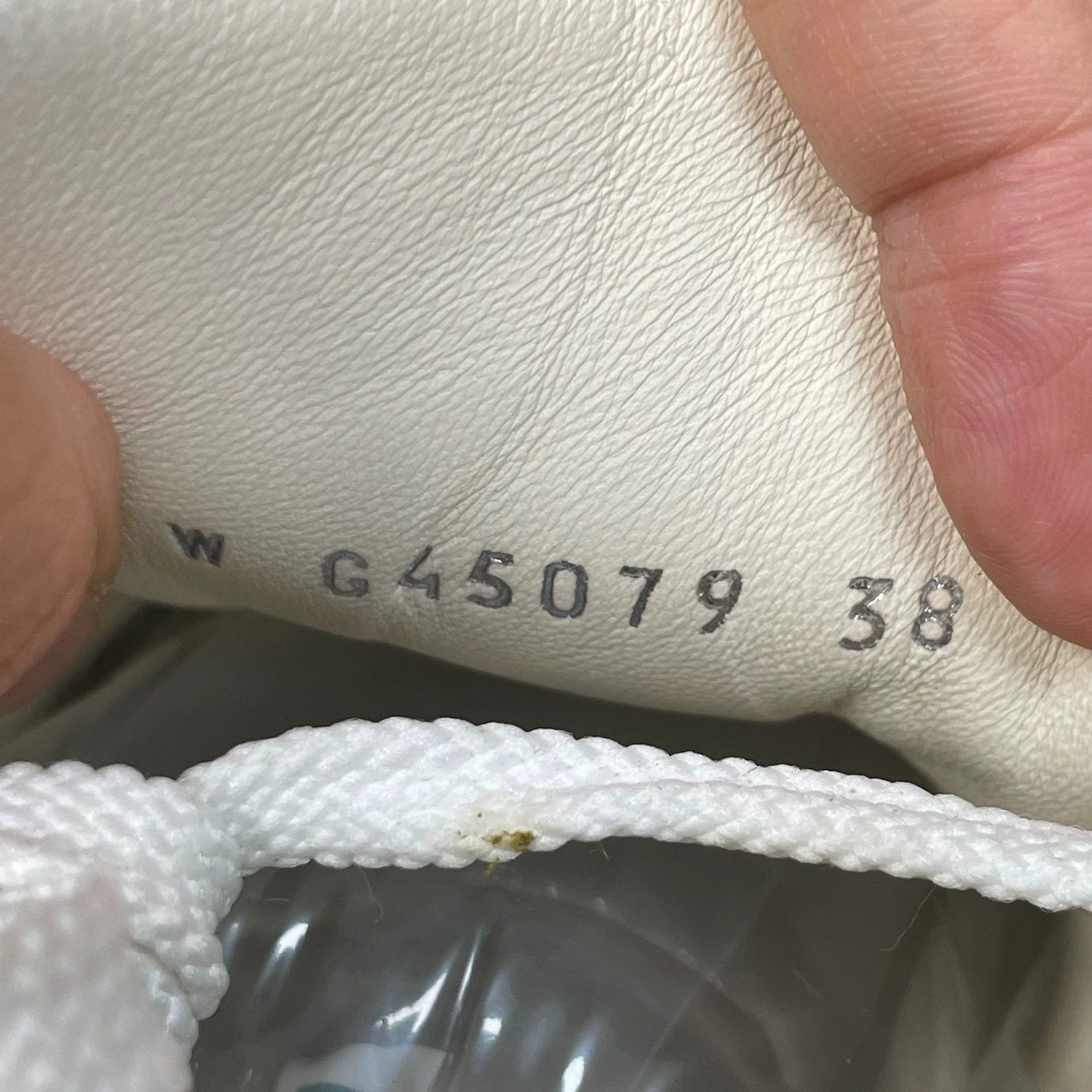 Chanel CHANEL Women's Low Top Sneaker Dark Green 38 Size US 7.5 / IT 37.5 - 8 Thumbnail