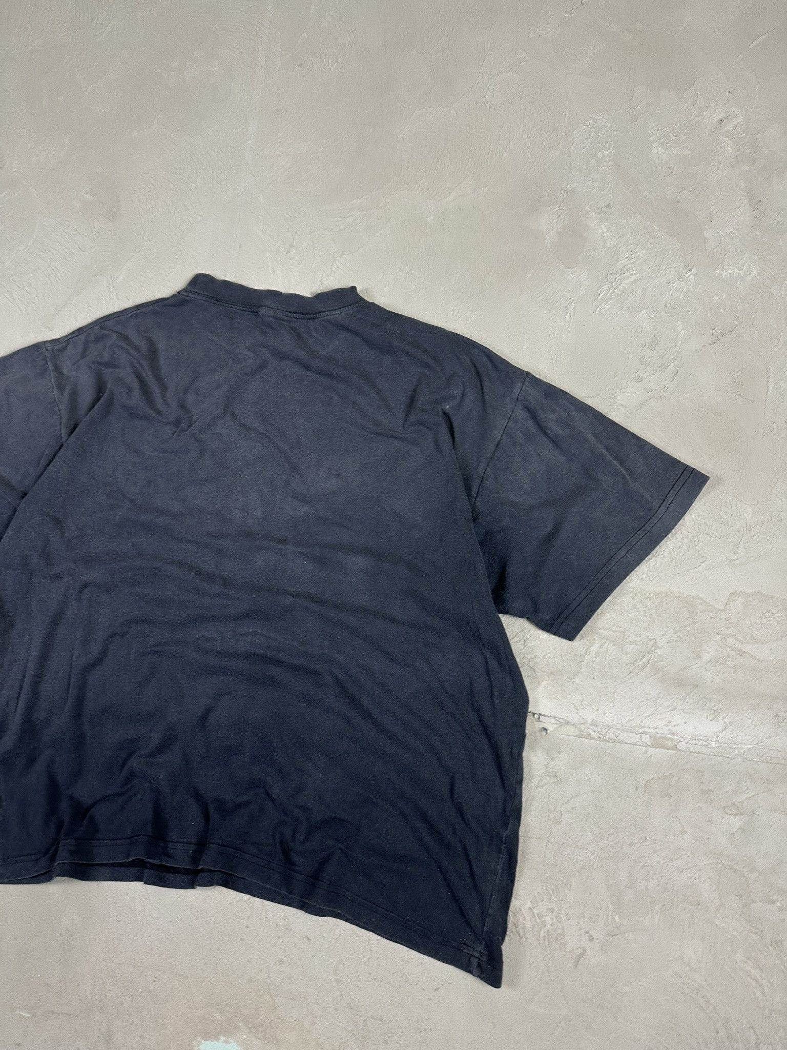 Vintage Vintage Y2k Sunfaded Zip It London Washed Faded Boxy T-shirt Size US L / EU 52-54 / 3 - 14 Thumbnail