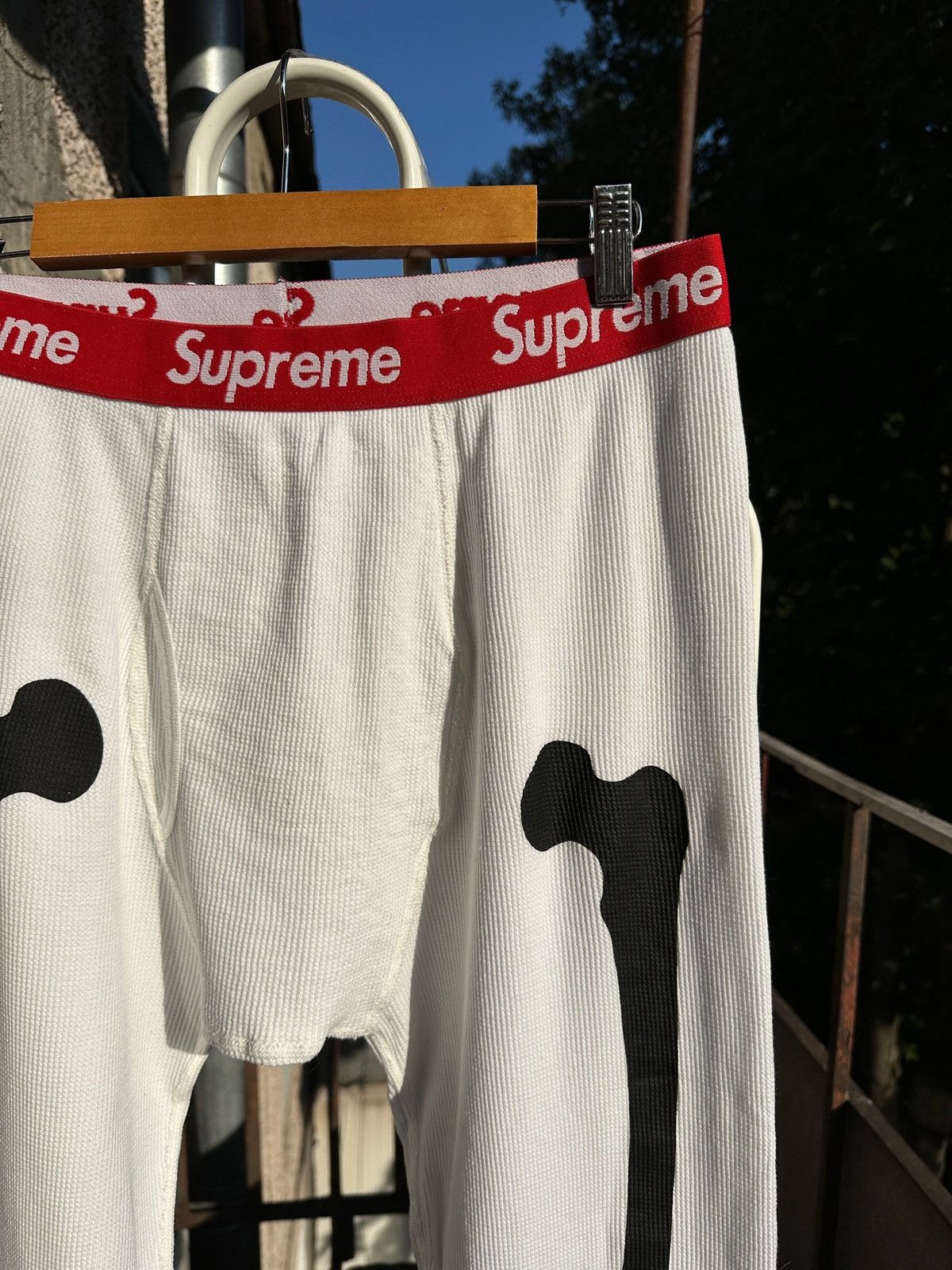 Hanes × Supreme Supreme x Hanes Skeleton Thermal Pants Size US 34 / EU 50 - 4 Thumbnail