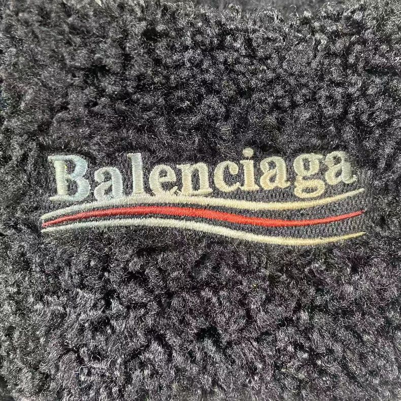 Balenciaga Balenciaga Teddy Slippers Size 42-2506 Size US 9 / EU 42 - 4 Thumbnail
