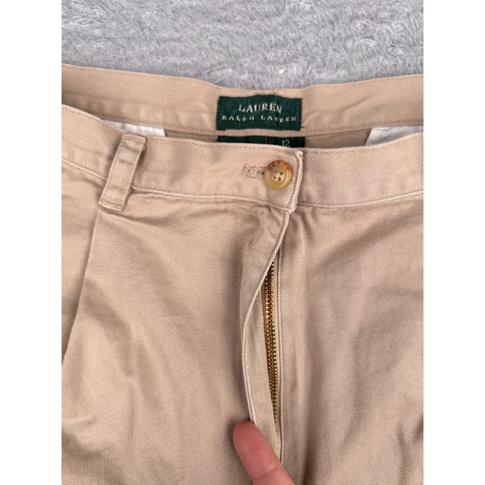 Ralph Lauren Lauren Ralph Lauren Shorts Women 12 Beige Twill Chino Pockets Flat Front Regular Rise 6 in Inseam 6 in Cotton Buttoned Front Womens Size 34" / US 12 / IT 48 - 6 Thumbnail