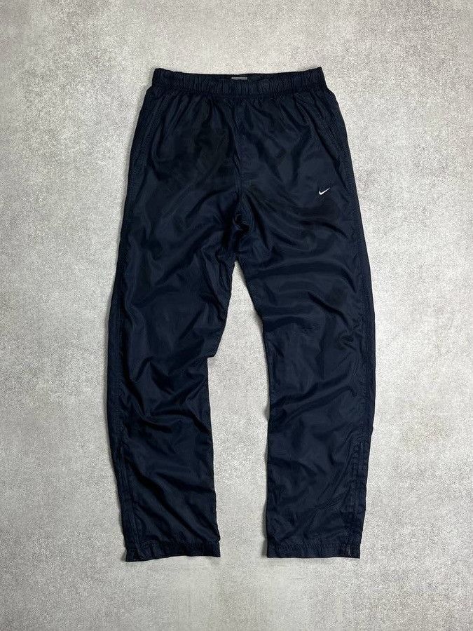 Nike × Vintage Vintage Nike Swoosh Nylon Baggy Trackpants Y2K S Size US 31 - 1 Thumbnail
