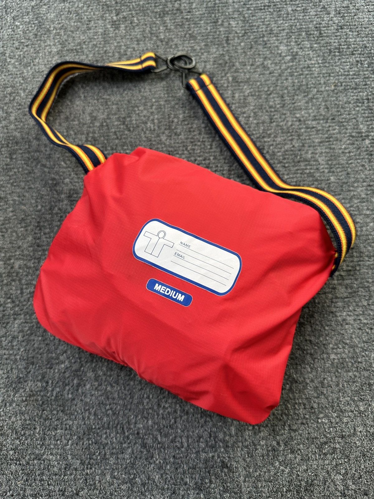K-Way K-Way Le Vrai 3.0 Claude Waterproof Packable Red Jacket sz M Size US M / EU 48-50 / 2 - 5 Thumbnail