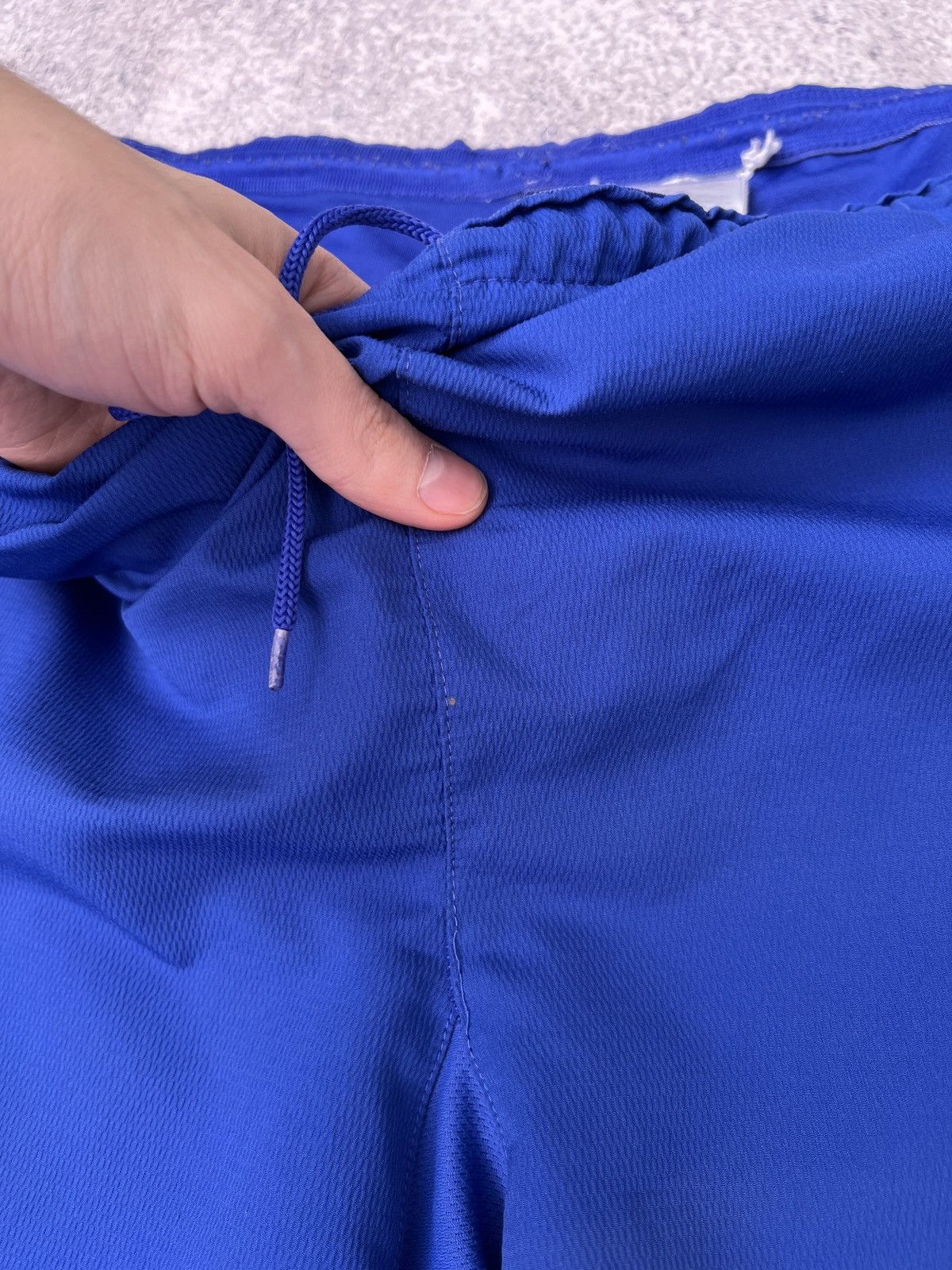 Nike × Vintage Vintage Manchester United Shorts Mens Blue Football Nike Size US 33 - 9 Thumbnail