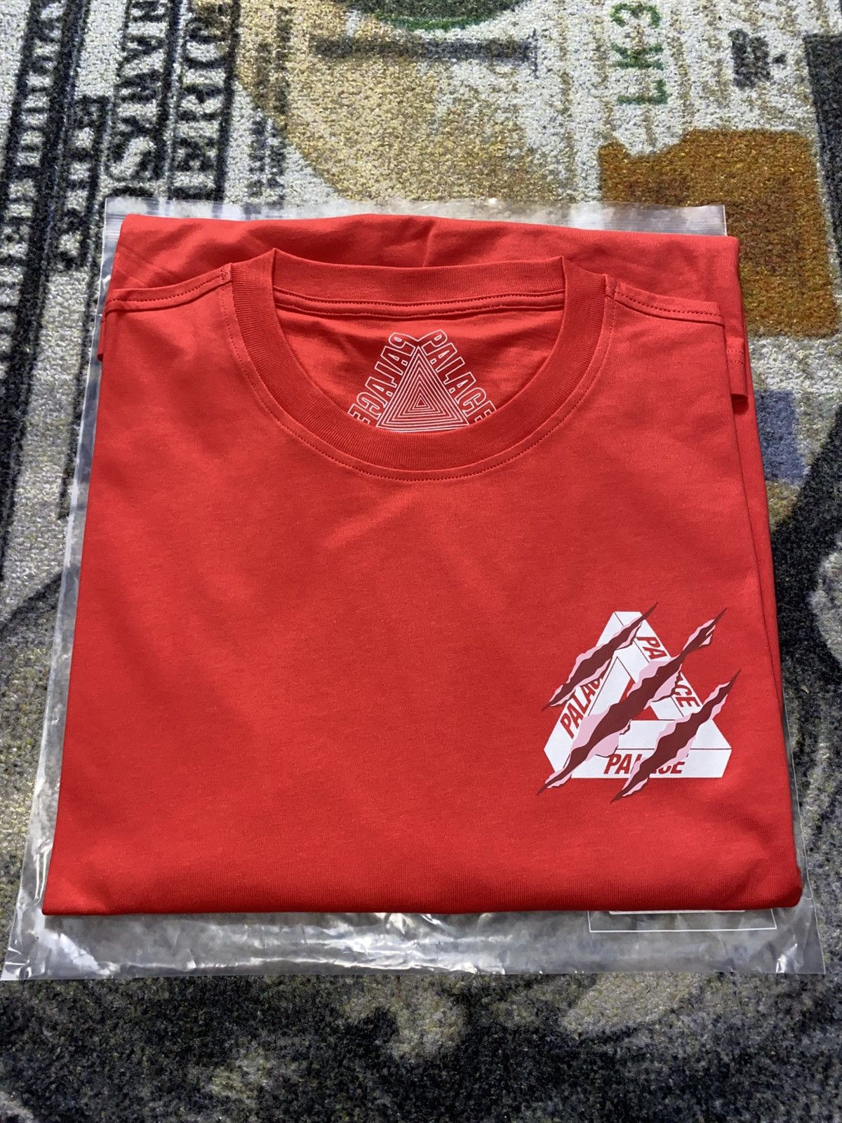 Palace Palace Ripped Tri Ferg T-Shirt Size US XL / EU 56 / 4 - 2 Thumbnail