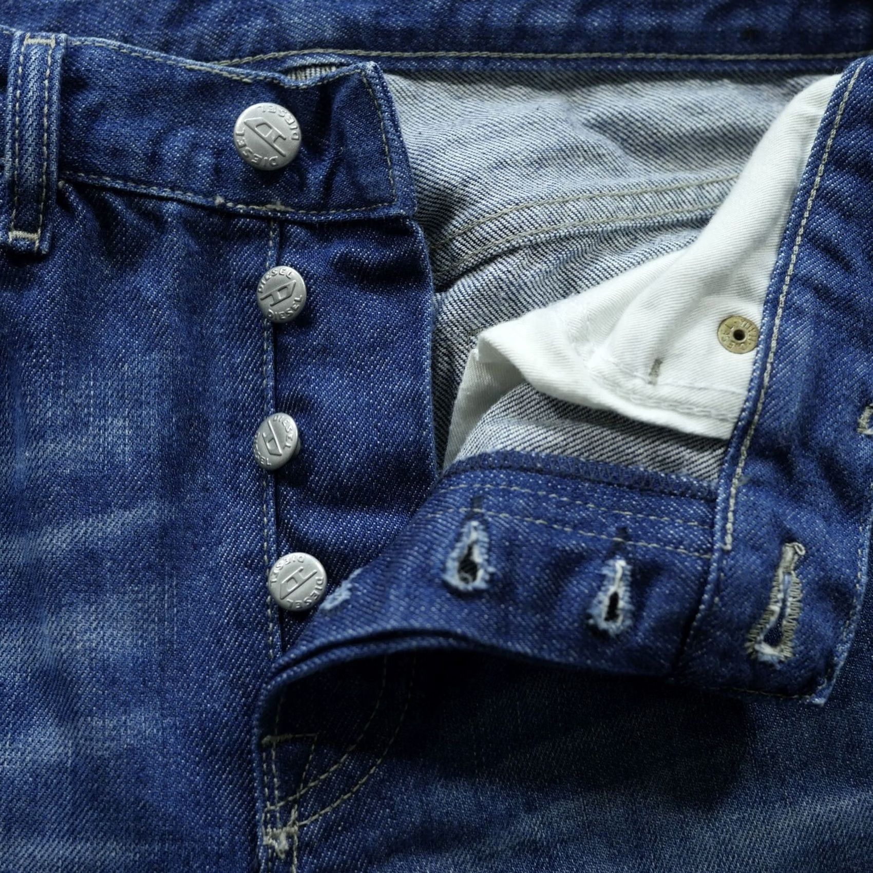 Diesel Diesel Jeans Mens 30 Regular Blue Denim Dark Distressed 5-Pocket Logo Made in Italy Shoes? Size US 30 / EU 46 - 5 Thumbnail