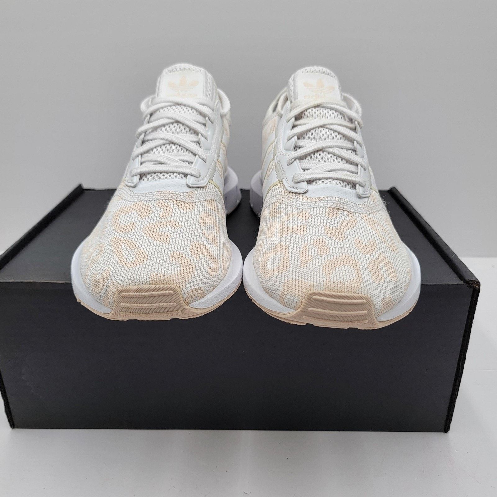 Adidas Adidas Swift Run Shoes Wmns Sz 10 White Beige Leopard Print Size US 10 / IT 40 - 3 Thumbnail