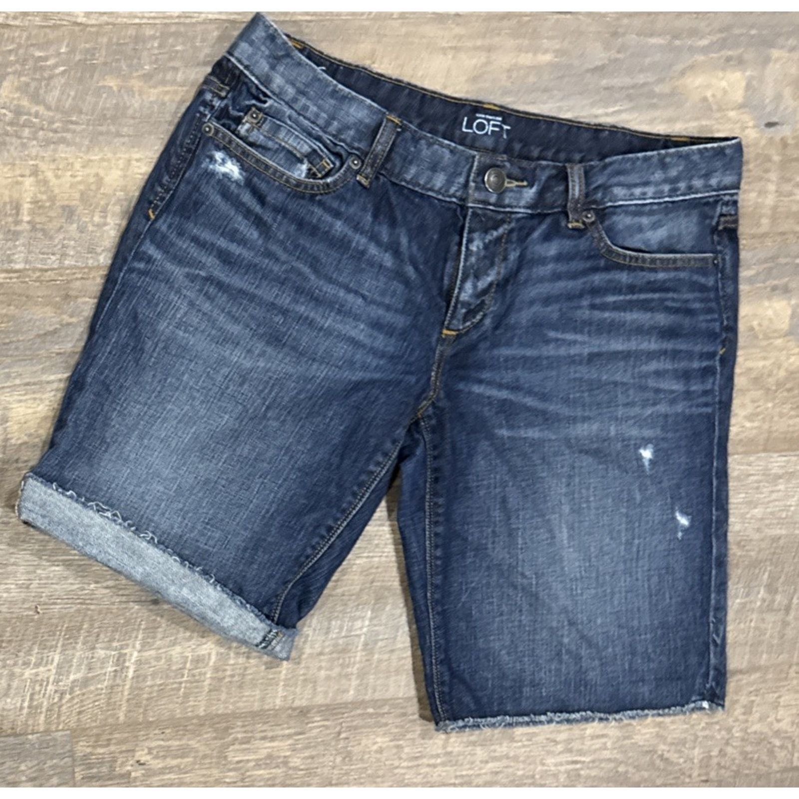 Ann Taylor Ann Taylor Womens Bermuda Cut Off Jeans Distressed Size 6 Size 28" / US 6 / IT 42 - 1 Thumbnail