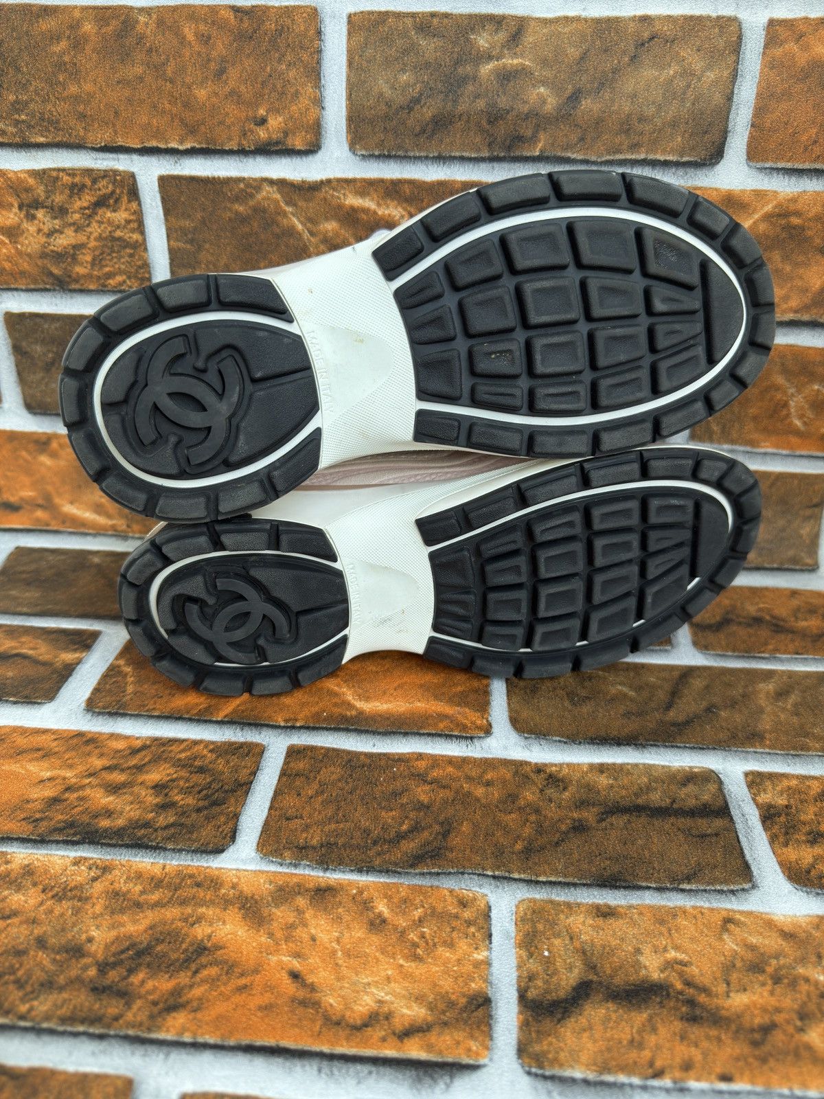 Chanel 🔥CC Logo trainers Size US 7.5 / IT 37.5 - 23 Thumbnail